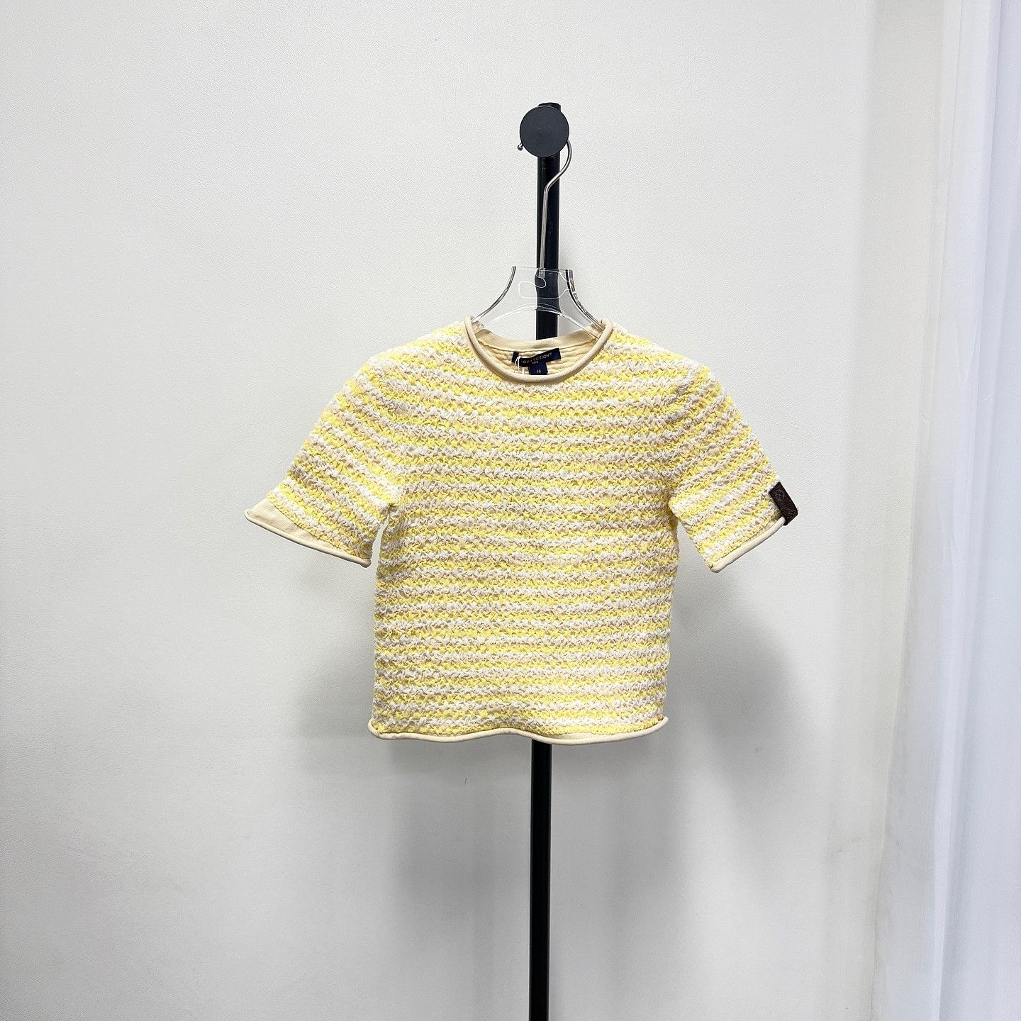 Louis Vuitton Louis Vuitton Striped Textured Short Sleeve T-Shirt Size M Size M / US 6-8 / IT 42-44 - 1 Thumbnail