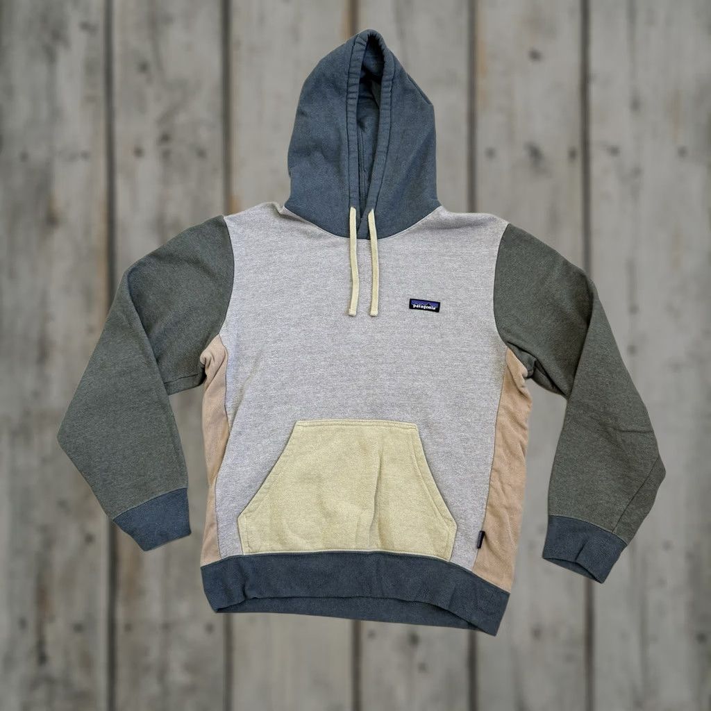 Patagonia Patagonia Hoodie Mens Pullover Hooded Fleece Logo P-6 Label Uprisal Gray Size S Coat Sweatshirt Patchwork Crew Neck Outdoor Fall Winter STY39621 Size US S / EU 44-46 / 1 - 1 Thumbnail