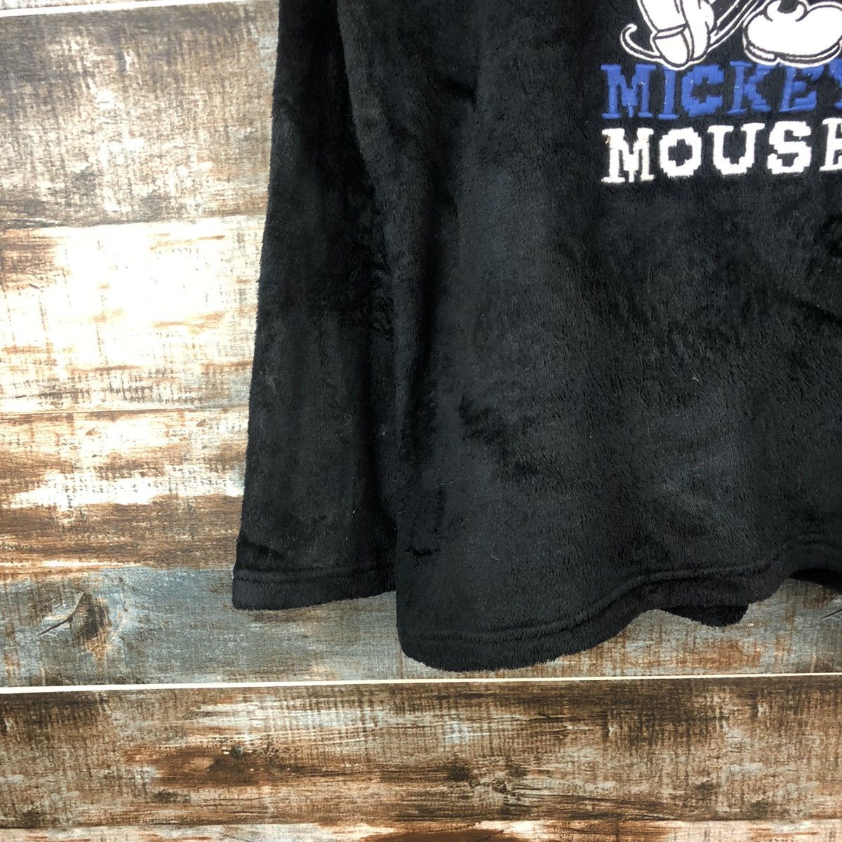 GU × Mickey Mouse GU Mickey Mouse fleece Black Knitwear #A2012 Size US M / EU 48-50 / 2 - 7 Thumbnail