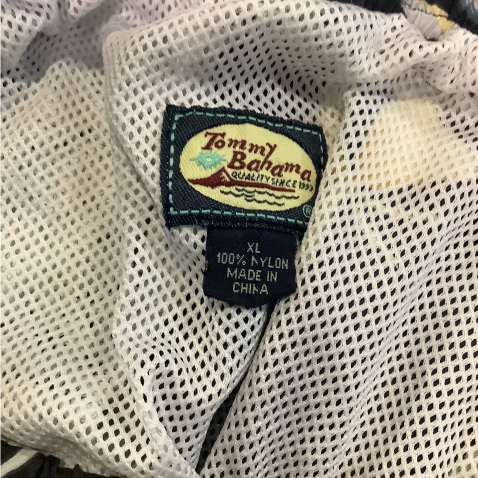 Tommy Bahama Tommy Bahamas Swim Shorts Size US 32 / EU 48 - 3 Thumbnail
