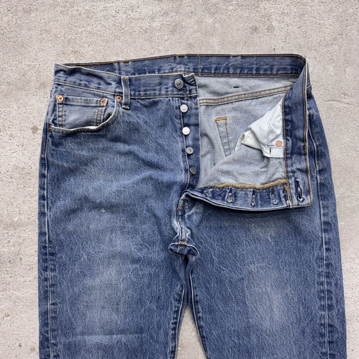 Levi's × Levi's Vintage Clothing × Vintage Vintage Levis 501 35x29 Blue Button Fly Denim Faded 90s Y2K Size US 35 - 2 Thumbnail
