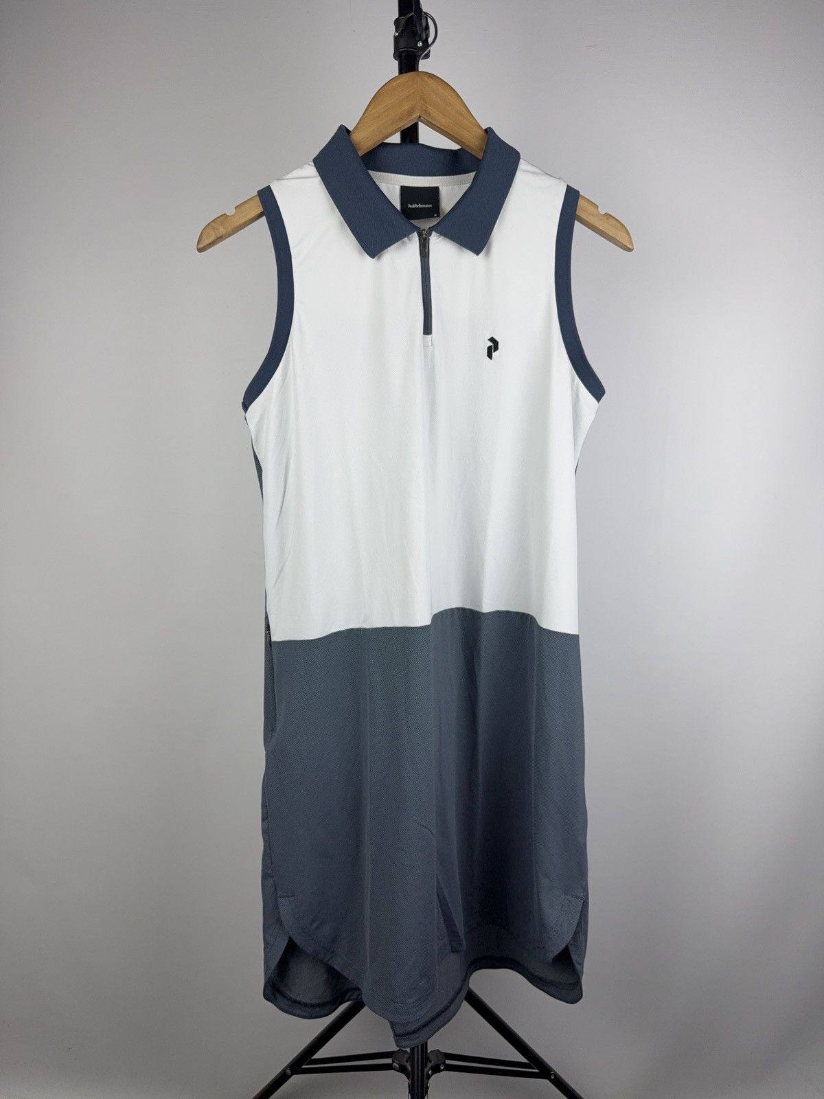 Peak Performance Outdoor Gorpcore Peak Performance midi dress Y2K Size M / US 6-8 / IT 42-44 - 1 Thumbnail