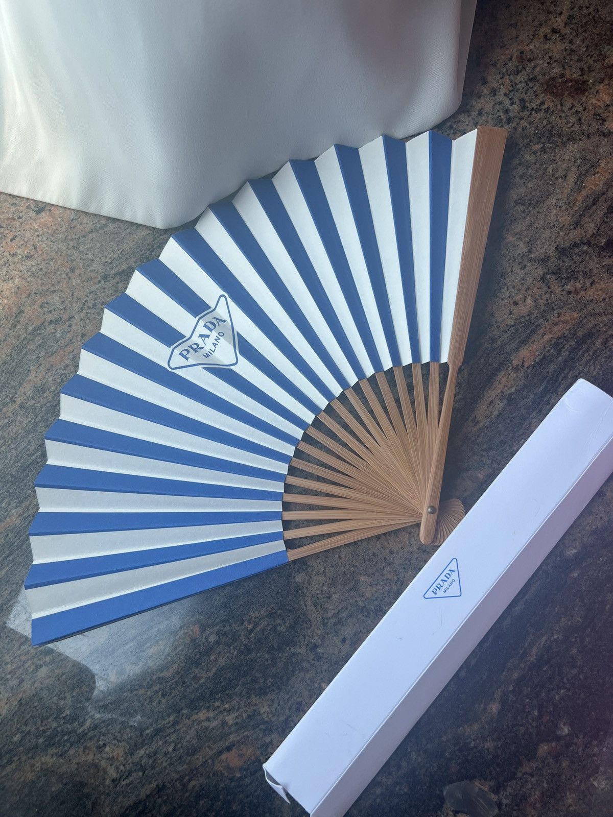 Prada Rare!! Prada VIP event folding fan Size ONE SIZE - 5 Thumbnail