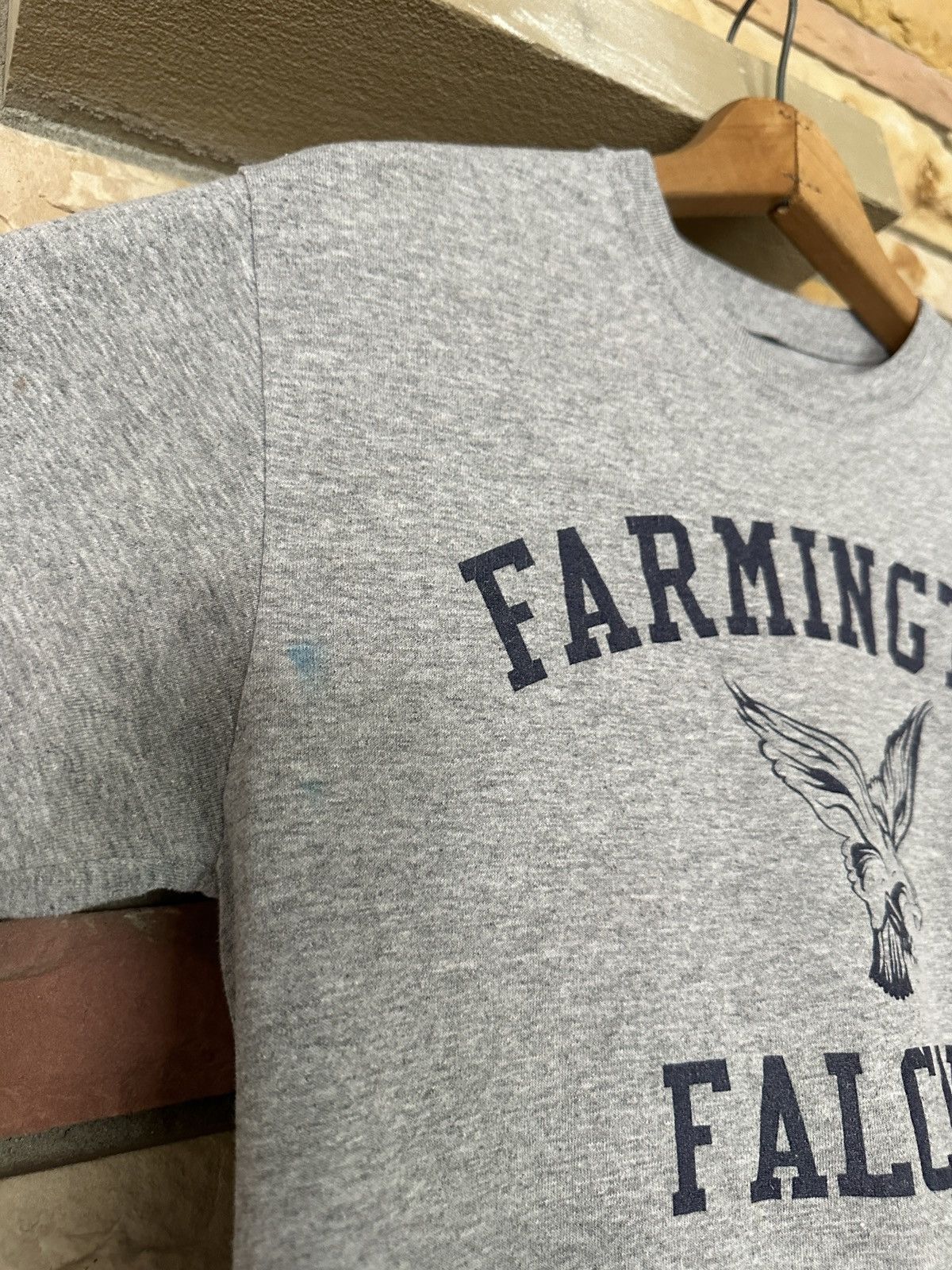 Japanese Brand Vintage Y2K Farmington Falcons Graphic Tee Size US S / EU 44-46 / 1 - 4 Thumbnail