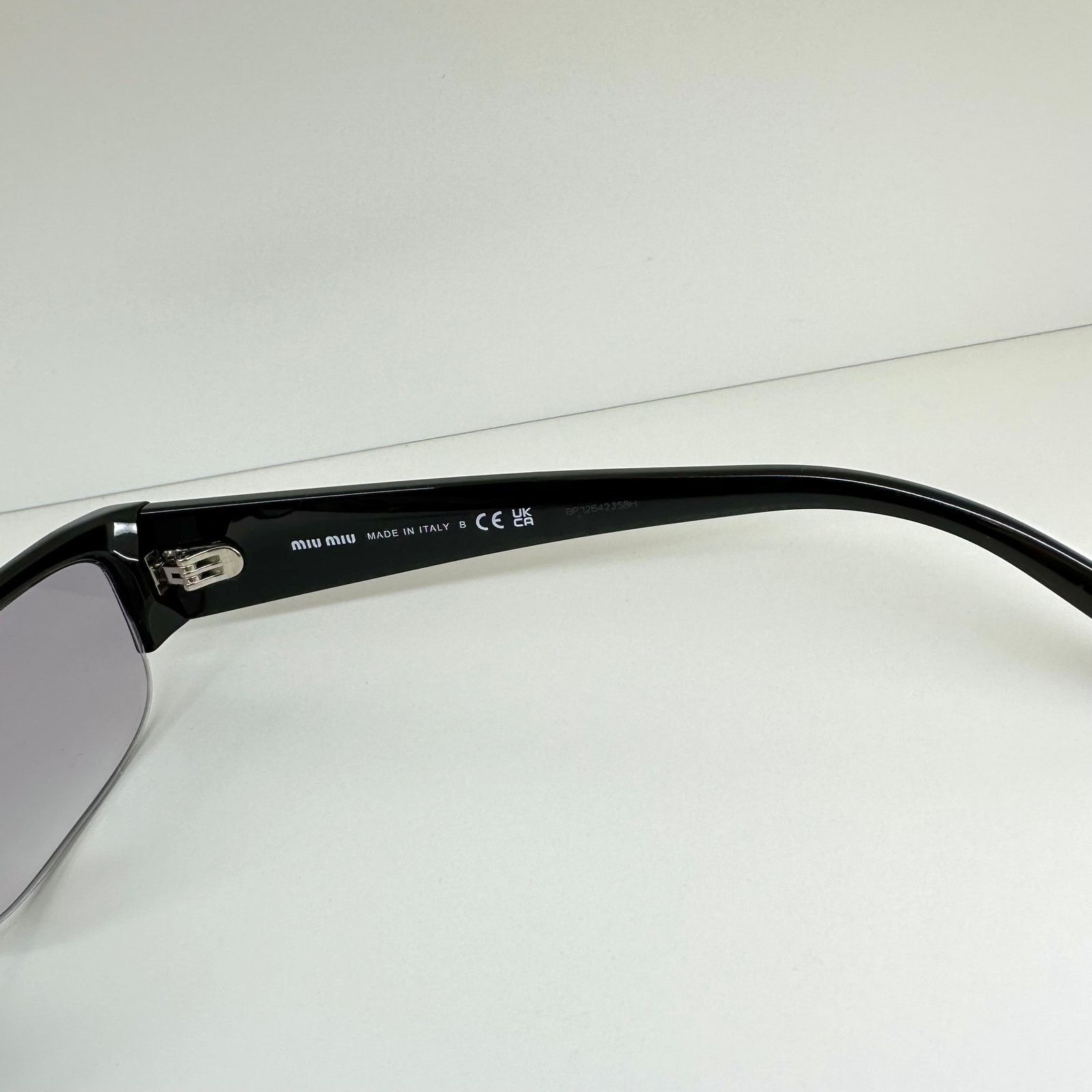 Miu Miu New MIU MIU Vedette Sunglasses Seen on Kylie Jenner MU B07S Size ONE SIZE - 9 Thumbnail