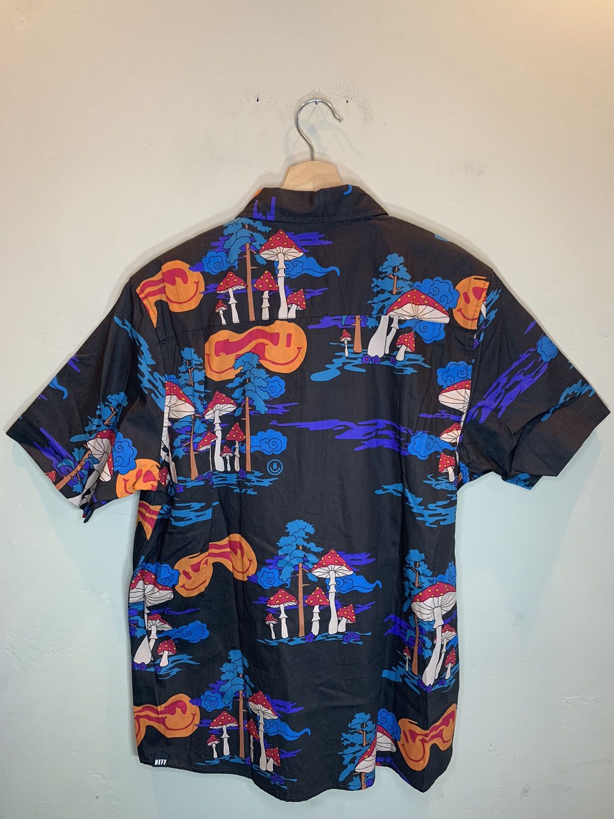 NEFF *RARE* New NEFF Mushroom Forest Smiley Face Button Shirt - M Size US M / EU 48-50 / 2 - 2 Thumbnail