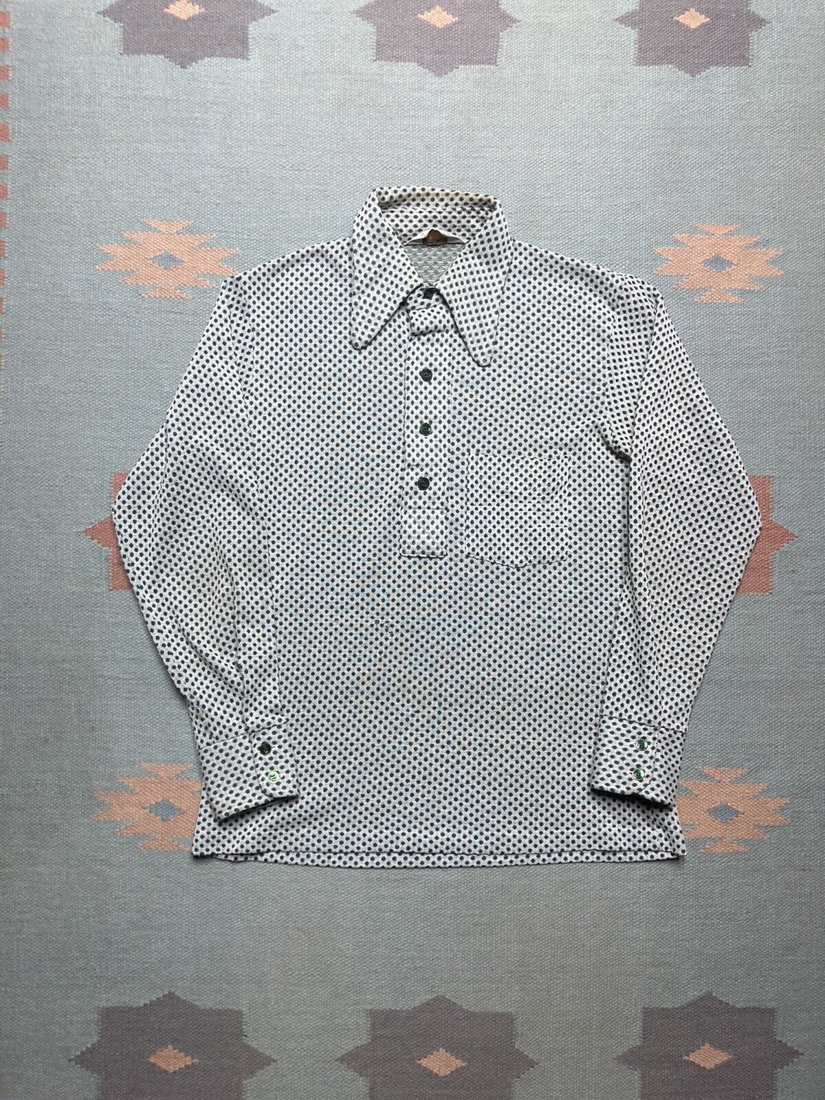 Vintage 70s polyester disco shirt caree polka dot butterfly collar M Size US M / EU 48-50 / 2 - 1 Thumbnail