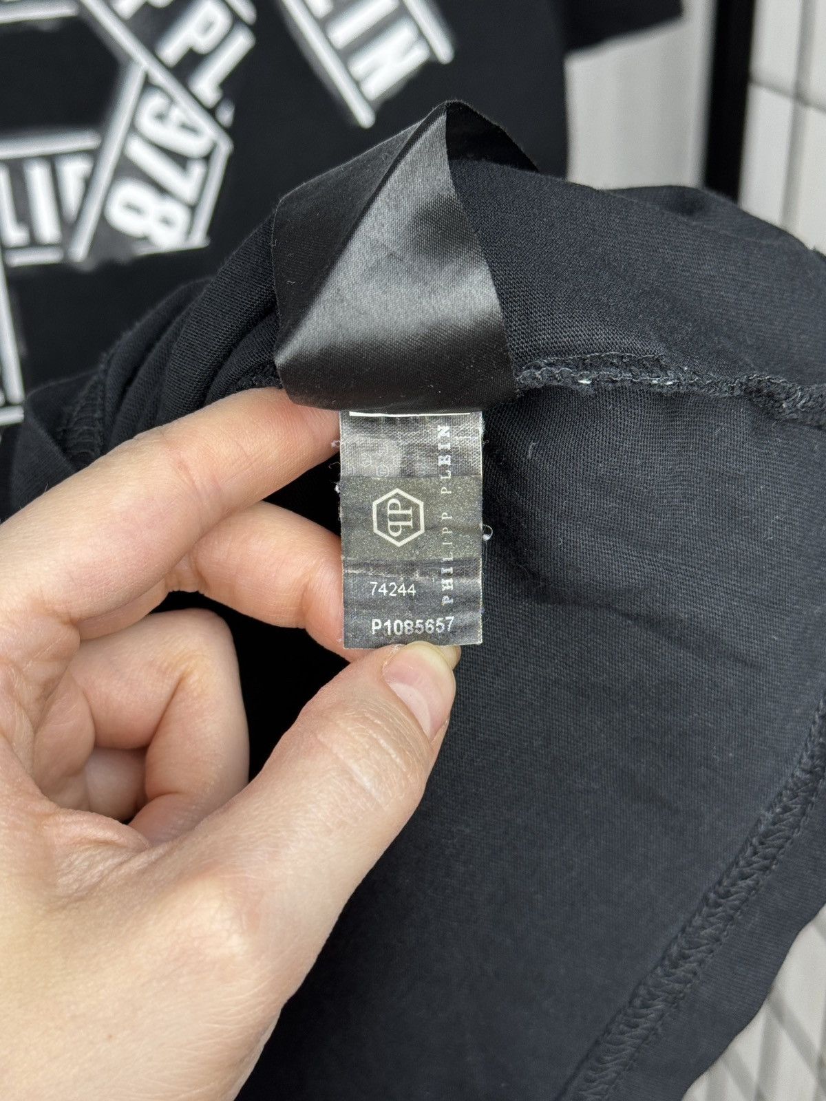 Philipp Plein Philipp Plein Platinum Cut Tape Logo Homme Black Tee Size US L / EU 52-54 / 3 - 11 Thumbnail