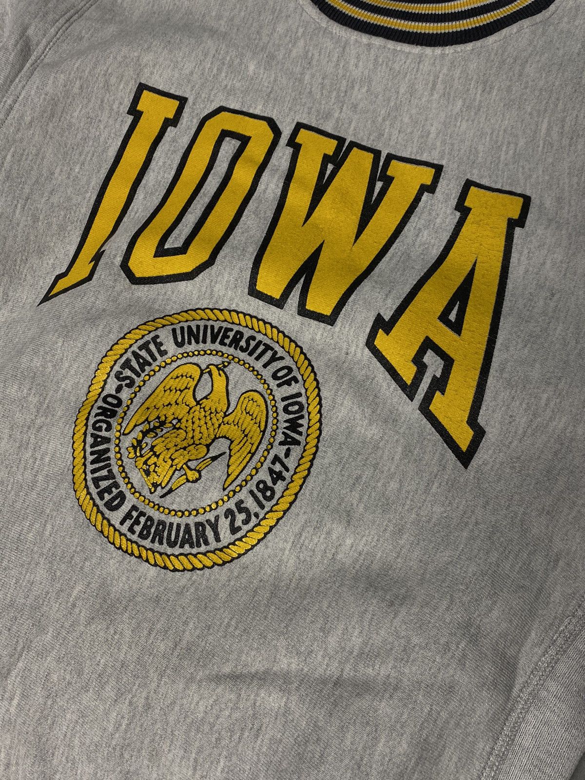 Vintage Vintage 90s Iowa University Crewneck Sweater Size US M / EU 48-50 / 2 - 4 Thumbnail