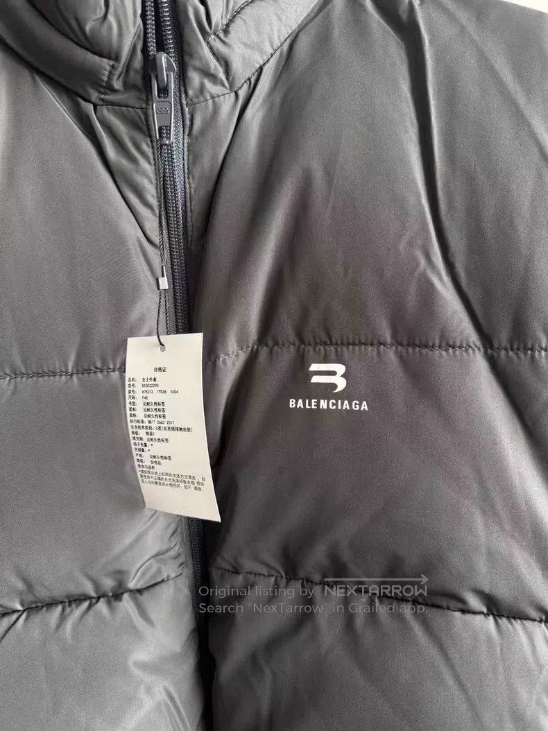 Balenciaga Balenciaga Gray double hook logo oversized down jacket Size S / US 4 / IT 40 - 3 Thumbnail