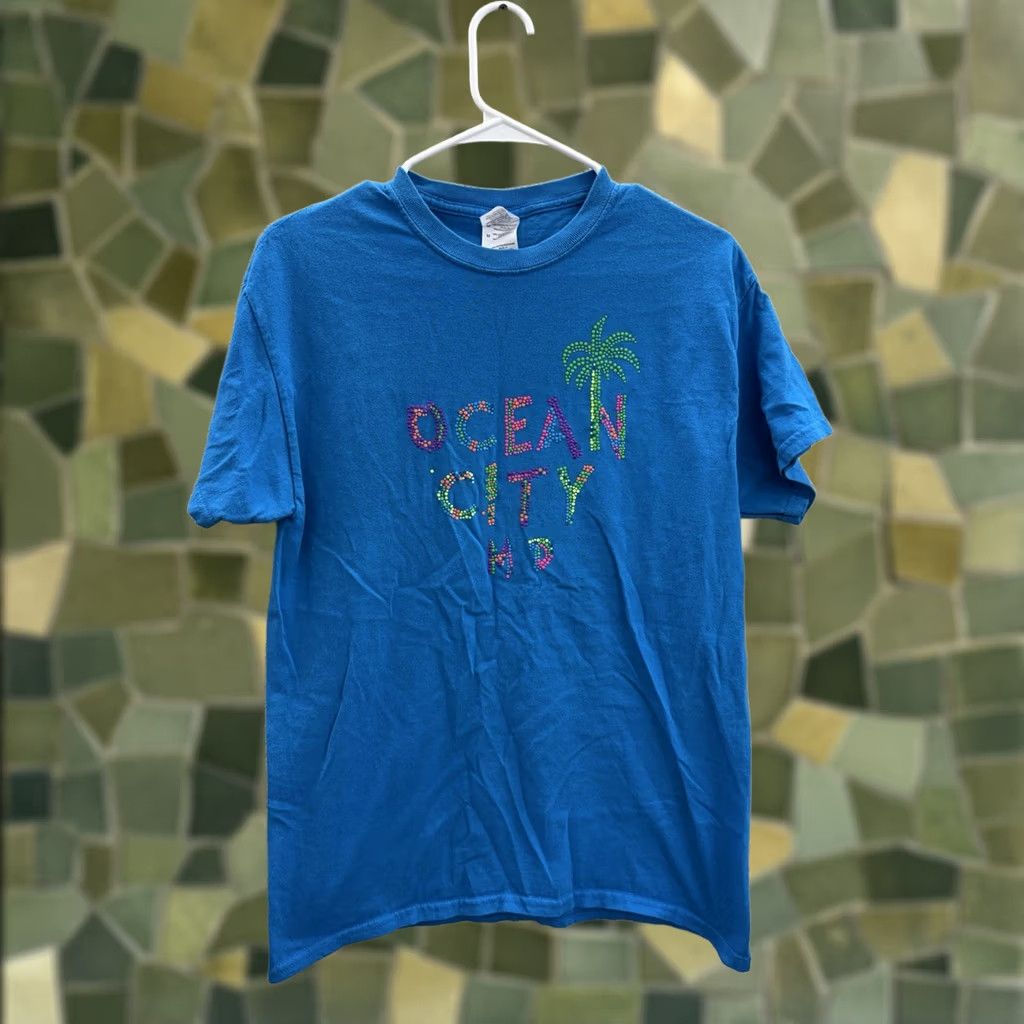 Gildan Gildan T-Shirt Medium Blue Ocean City Maryland Textured Short Sleeve Casual Shirt Adults Regular Size M Blue 90s City College Size M / US 6-8 / IT 42-44 - 1 Thumbnail