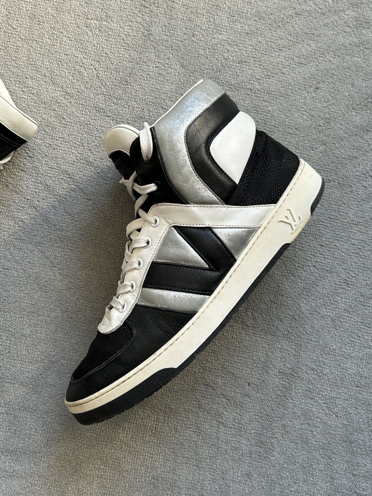Louis Vuitton Louis Vuitton Paris High Top Damier Sneakers Size US 9 / EU 42 - 1 Thumbnail