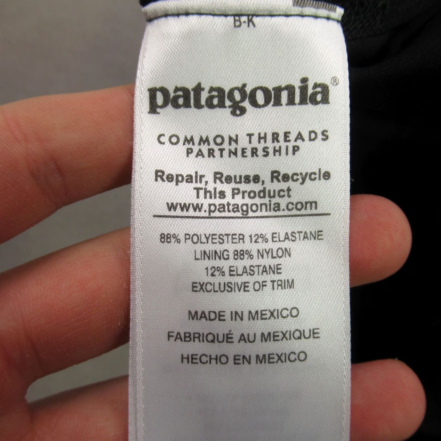 Patagonia Patagonia Shirt Womens Sleeveless Black Casual Crew Neck Lightweight S Small Regular Folded for Travel Size S / US 4 / IT 40 - 4 Thumbnail