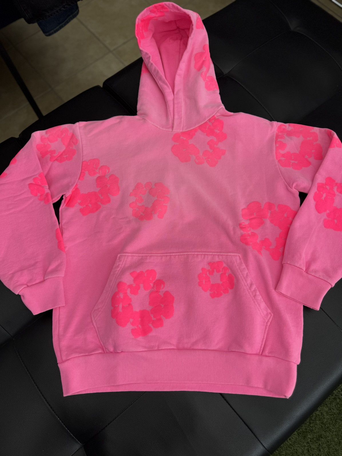 DENIM TEARS Denim Tears Hot Pink 2025 Cotton Wreath Hoodie XS (NEW) Size US XS / EU 42 / 0 - 4 Thumbnail