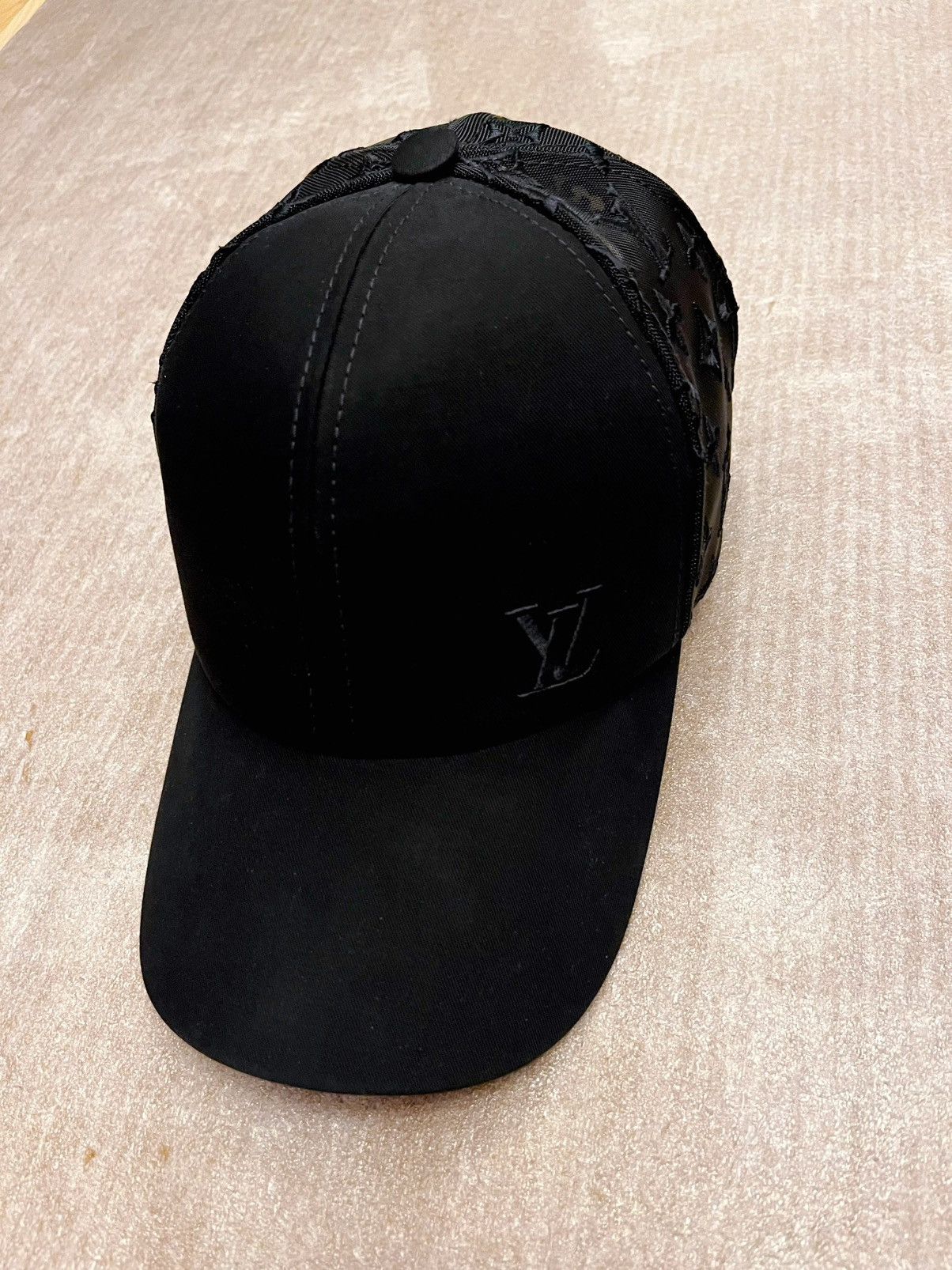 Louis Vuitton Louis Vuitton Fishnet Hat Collection Size ONE SIZE - 1 Thumbnail