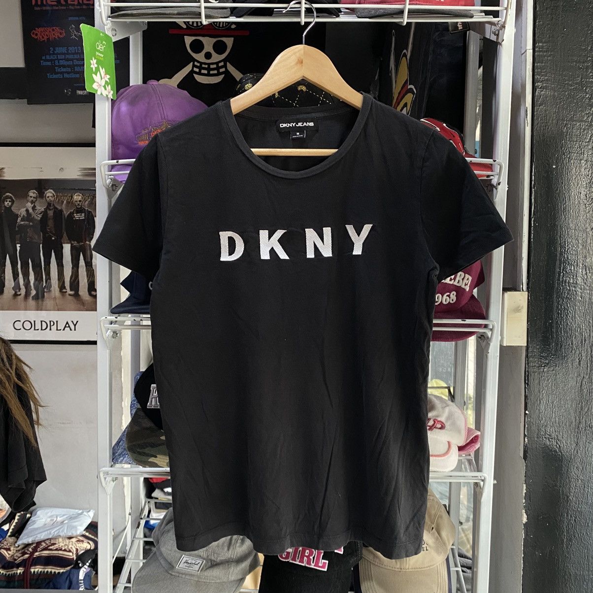 DKNY × Vintage Vintage Y2K DKNY Jeans Logo Embroided T Shirts Size US S / EU 44-46 / 1 - 1 Thumbnail
