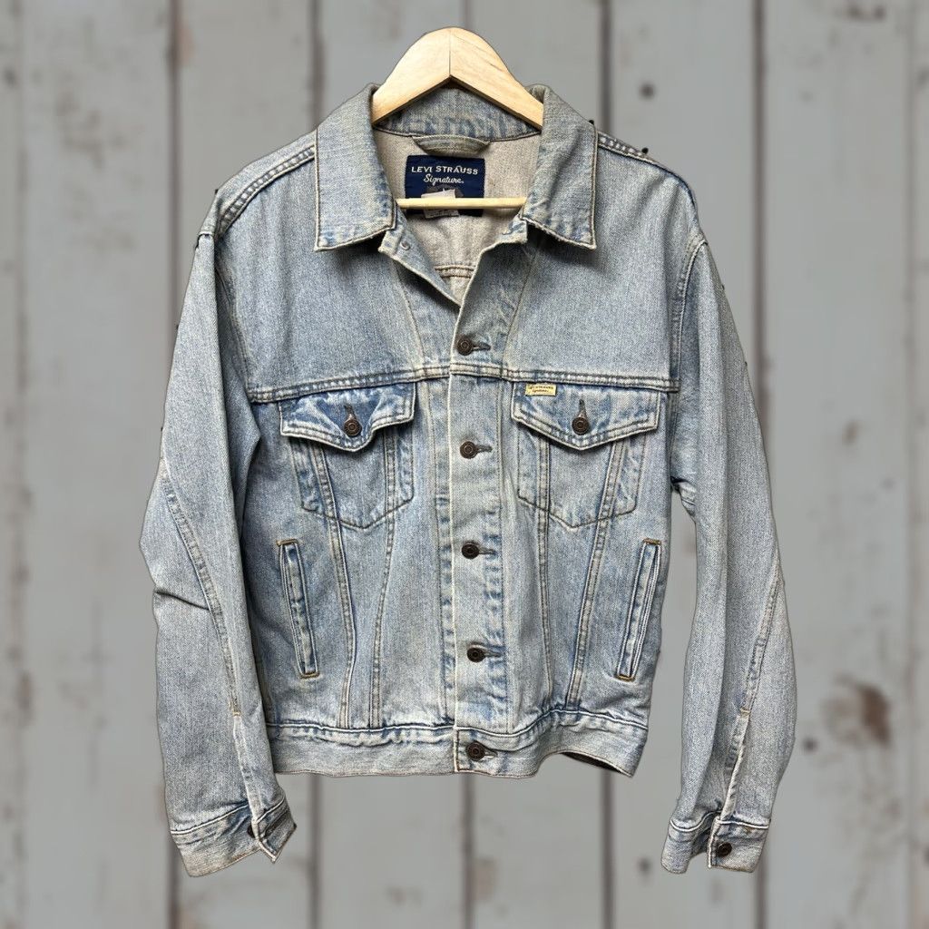 Levi's VTG Levi's Trucker Denim Jacket Mens M Medium Blue 90s 80s Signature Collared Pockets Logo Embroidered Short Jacket Casual Workwear USA Western Man Size US 31 - 1 Thumbnail
