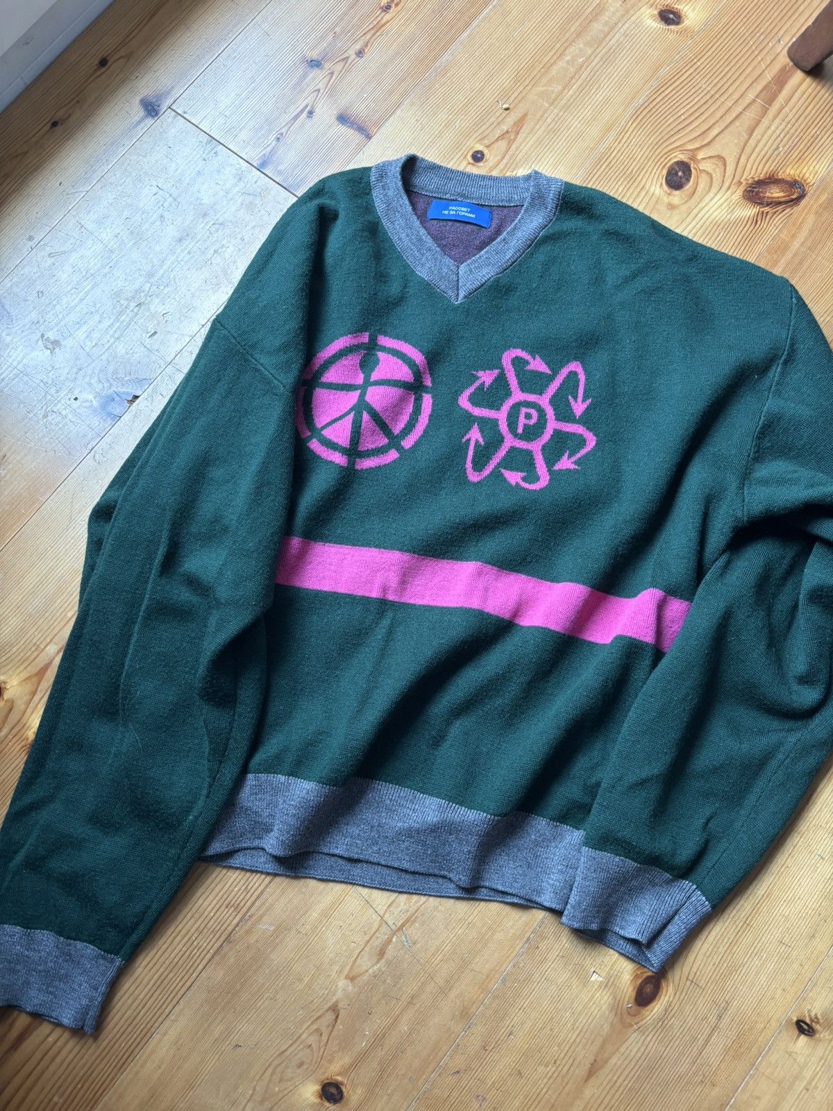PACCBET PACCBET Gosha Rubchinskiy Knit Sweater Green/Pink – Size M Size US M / EU 48-50 / 2 - 3 Thumbnail