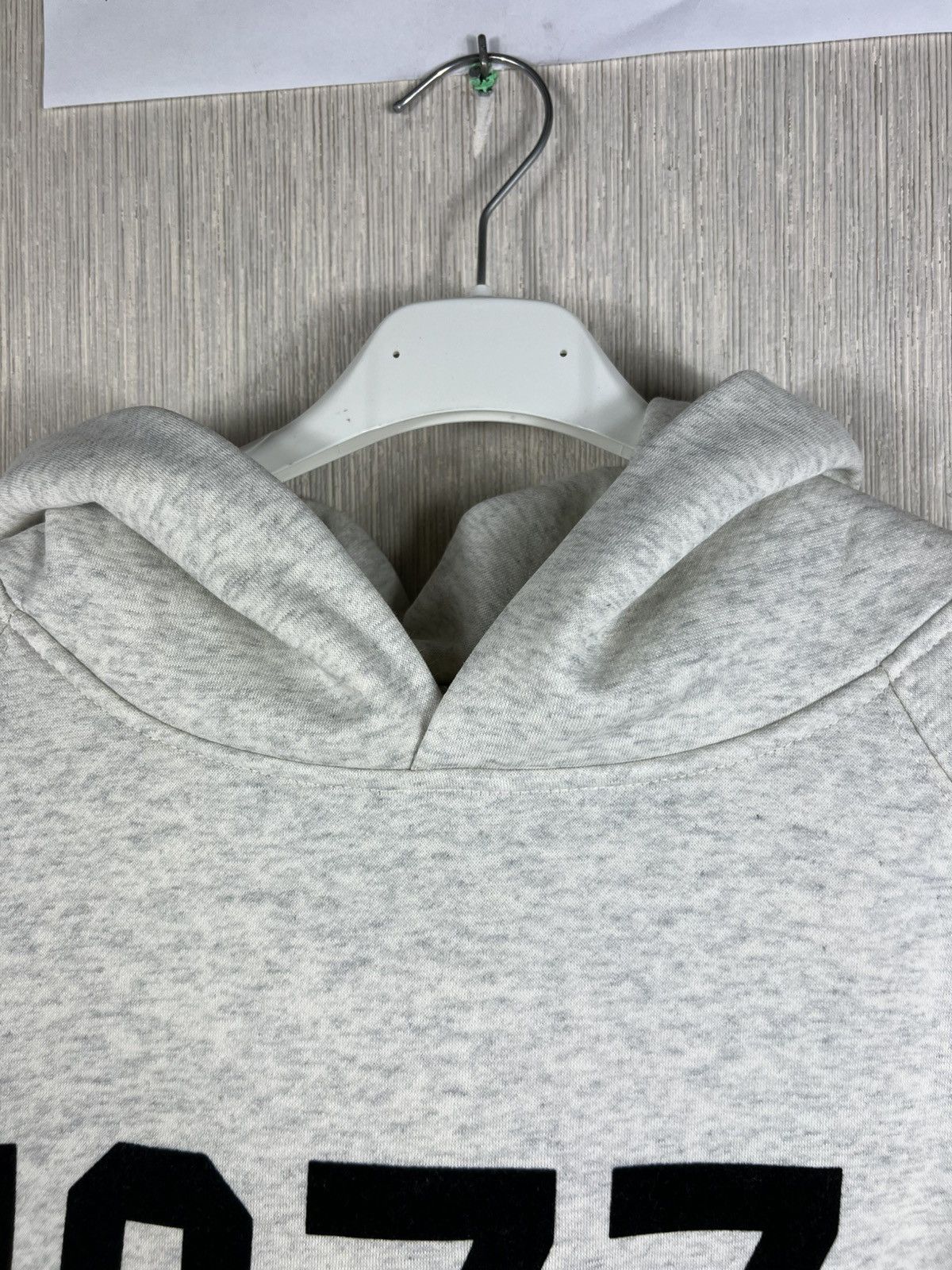 Fear of God Fear of God essentials 1977 velvet logo light gray hoodie Size US S / EU 44-46 / 1 - 14 Thumbnail