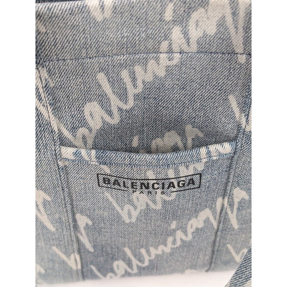 Balenciaga o1rshd1 Size: OS / Scribble Printed Denim Hardware Tote Bag Size ONE SIZE - 12 Thumbnail