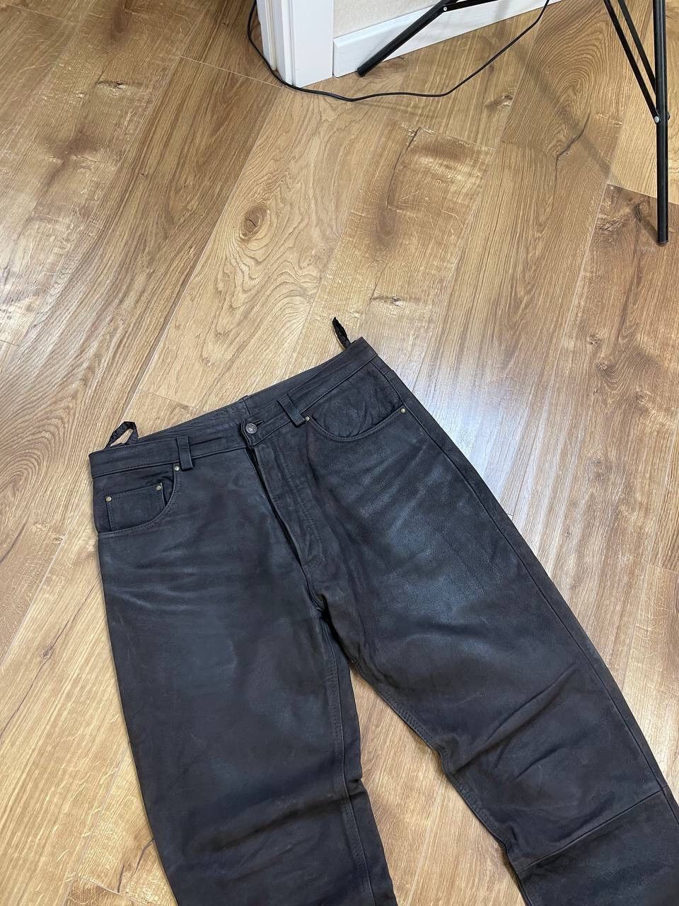 Genuine Leather × Vintage Vintage 90’s Y2K Style Classic Casual Black Leather Pants Size US 36 / EU 52 - 4 Thumbnail