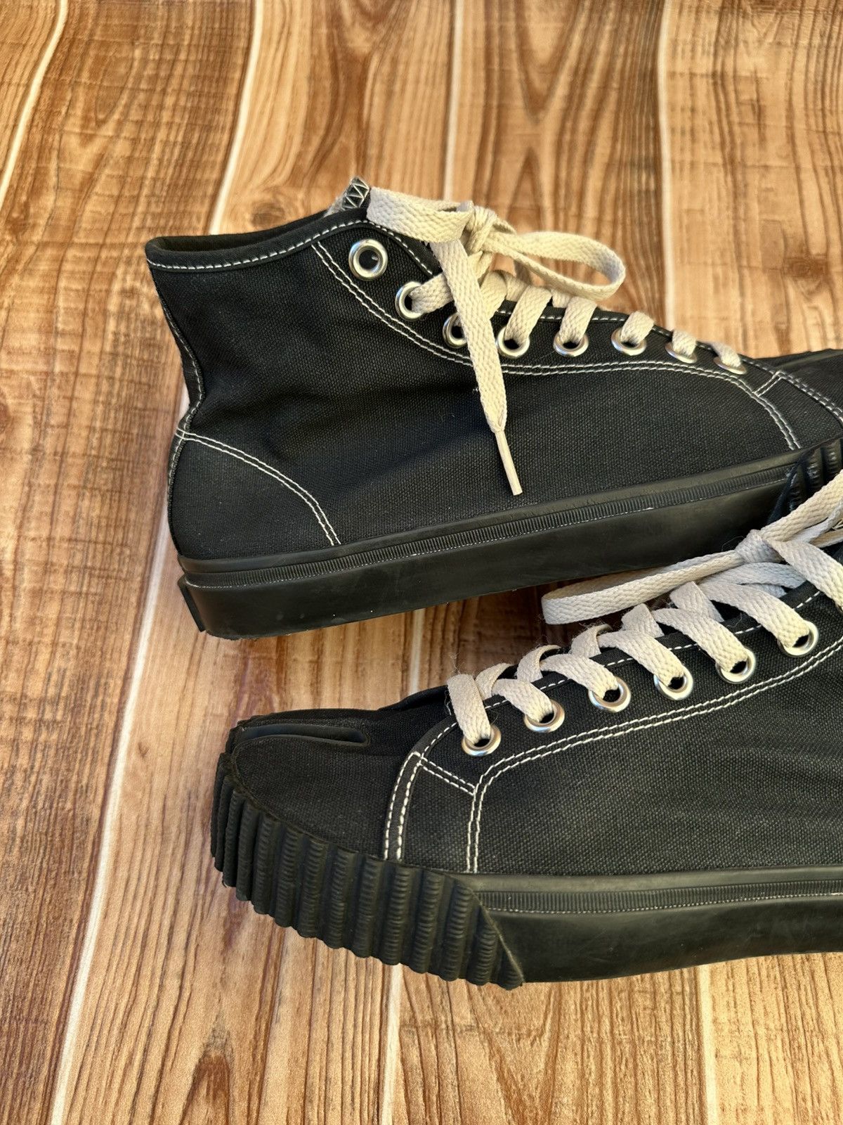 Maison Margiela Maison margiela Tabi Canvas Hightop Black Sneaks 22. Size US 8 / IT 38 - 9 Thumbnail