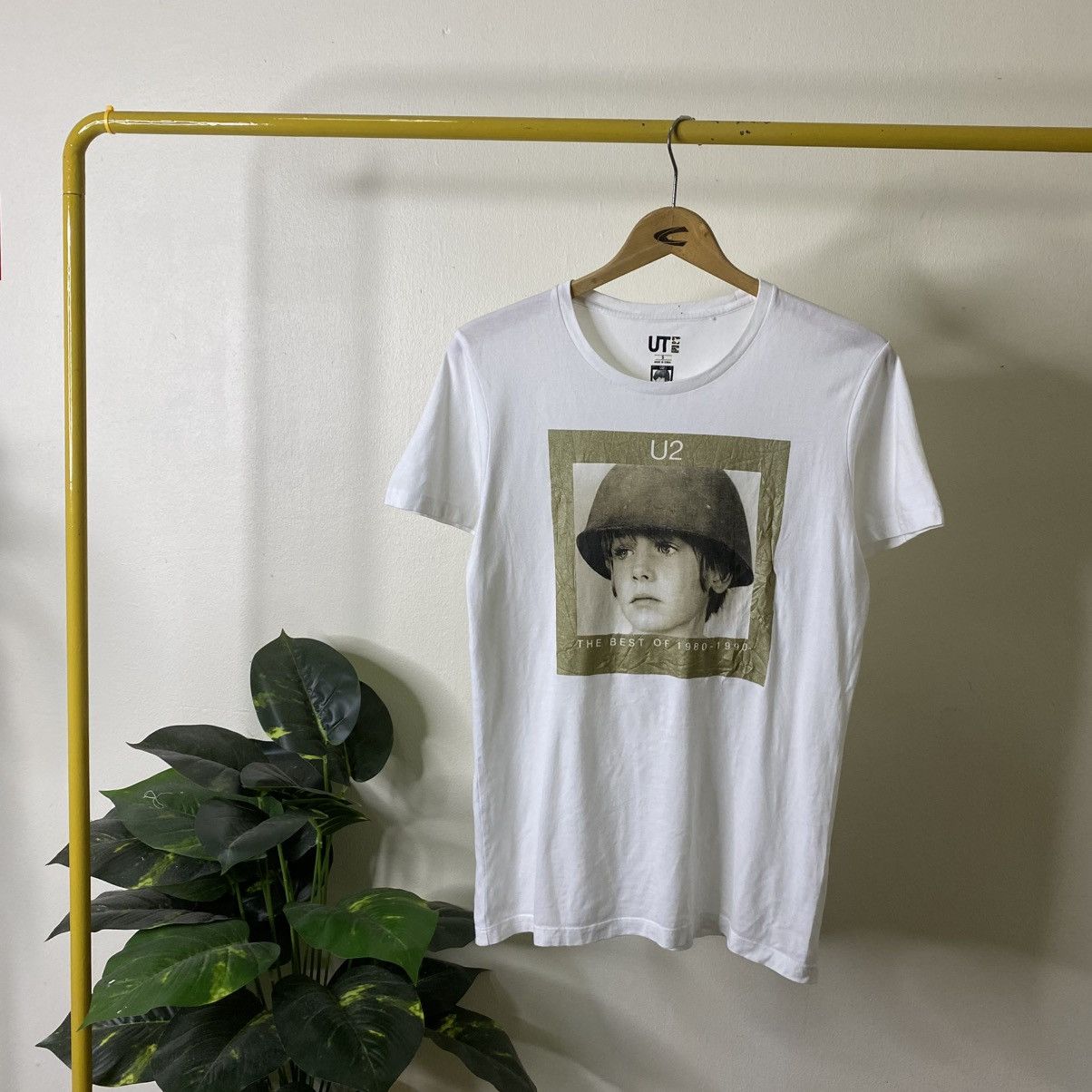 Band Tees U2 The Best of 1980–1990 x Uniqlo Collaboration T Shirt Size US S / EU 44-46 / 1 - 1 Thumbnail