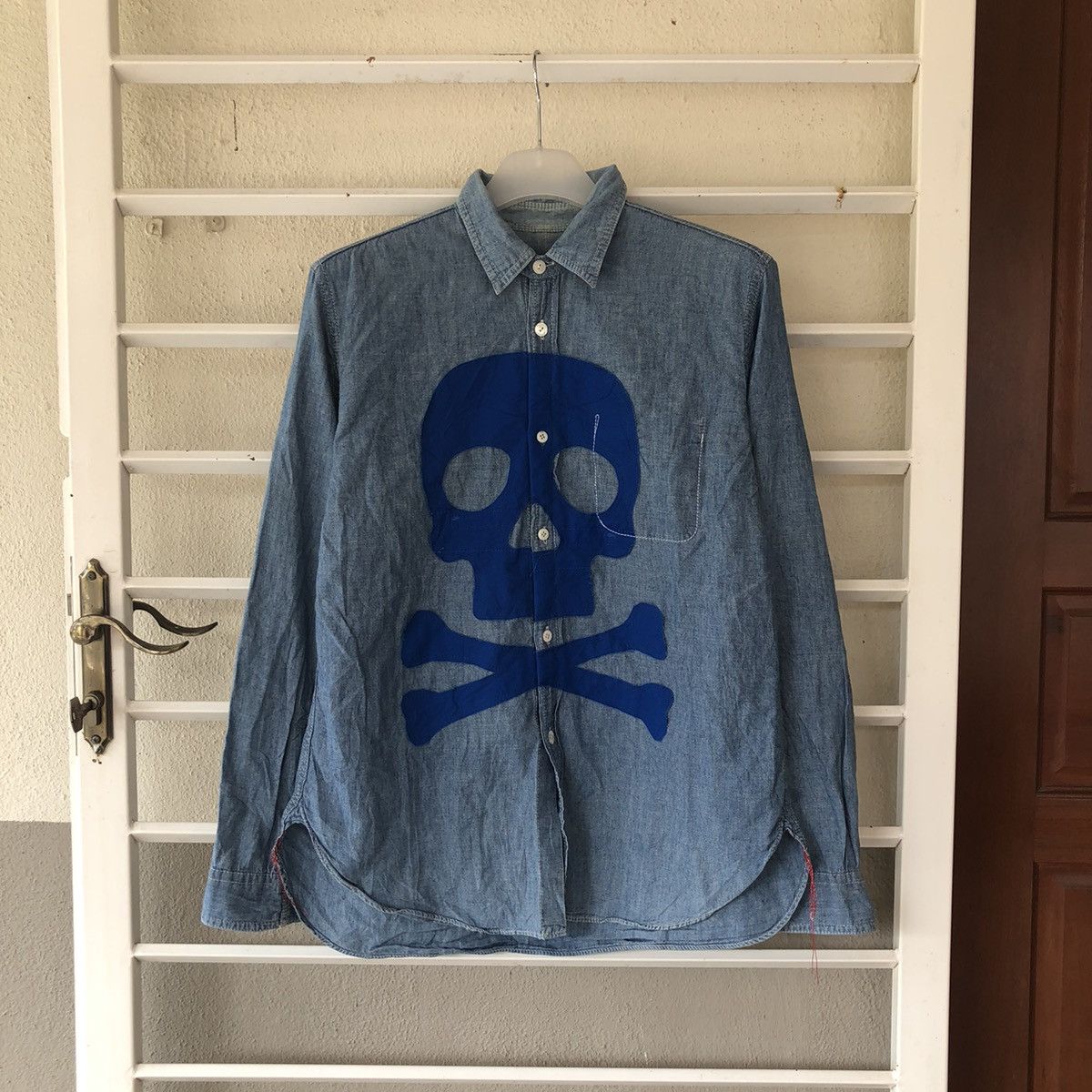 Comme des Garcons × Junya Watanabe Comme des Garçon long sleeve chambray shirt big skull logo Size US S / EU 44-46 / 1 - 1 Thumbnail