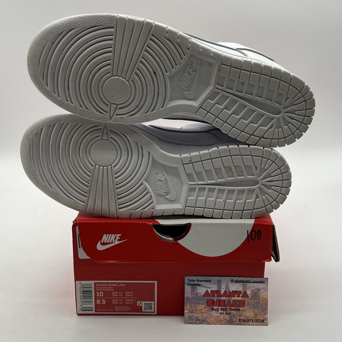Nike Nike dunk low triple white Size US 10 / EU 43 - 6 Thumbnail