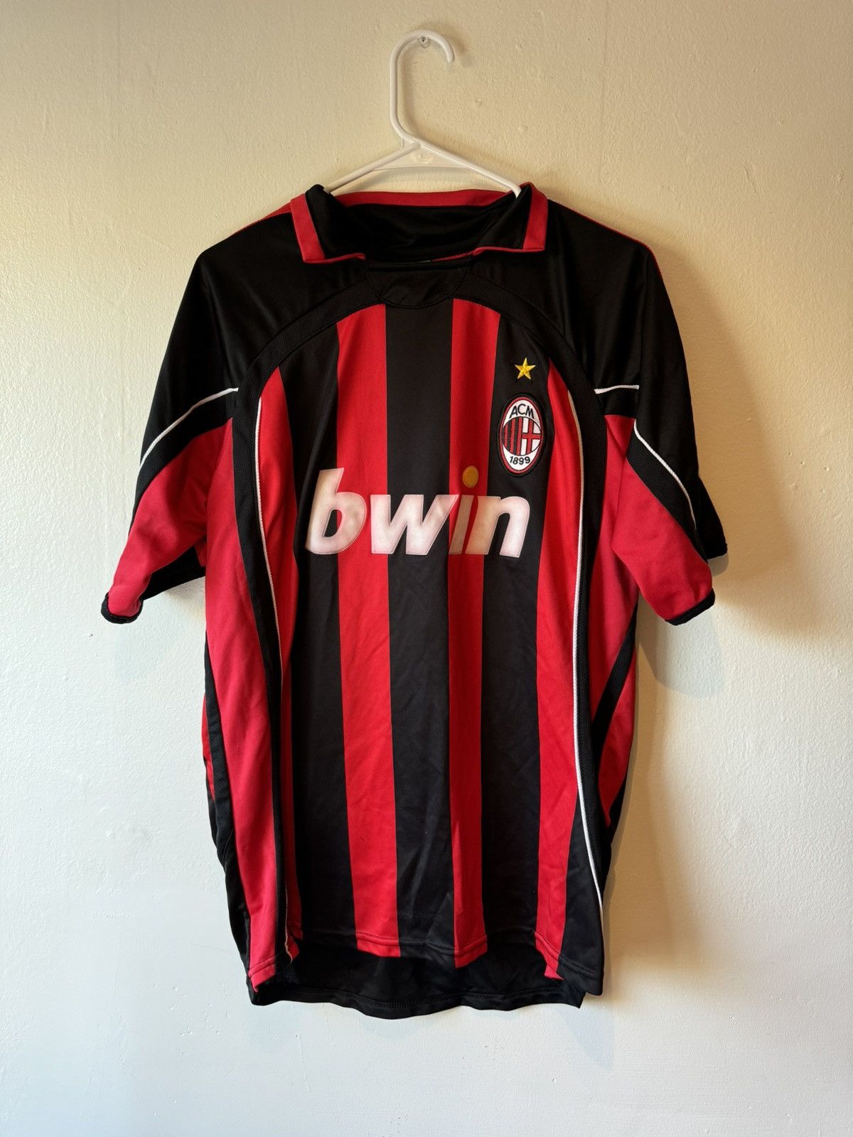 Other Ronaldo Nazario R9 AC Milan Soccer Jersey #99 Size Small Men Size US S / EU 44-46 / 1 - 1 Thumbnail