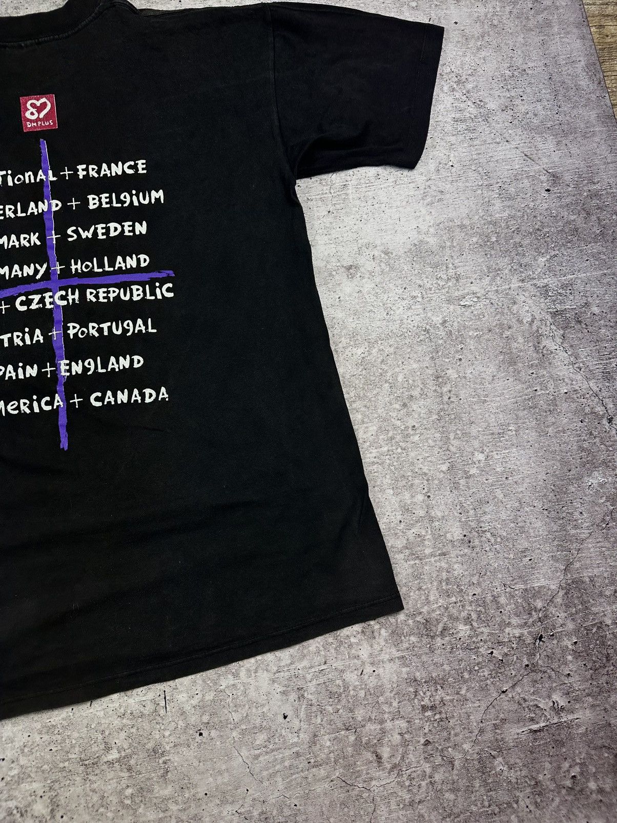 Band Tees 1993 Depeche Mode Vintage Crew Neck Tour Tee Size US XL / EU 56 / 4 - 21 Thumbnail
