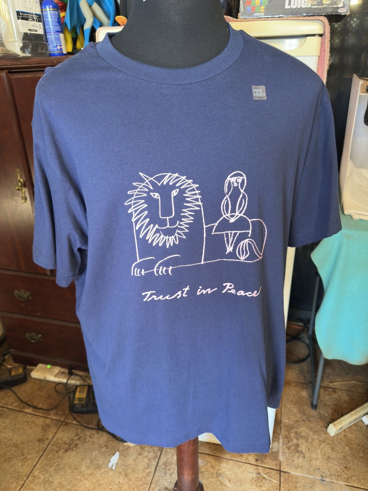 Uniqlo New Uniqlo UT Lisa Larson Art Artist Blue T-Shirt Men's 2XL Size US XXL / EU 58 / 5 - 1 Thumbnail