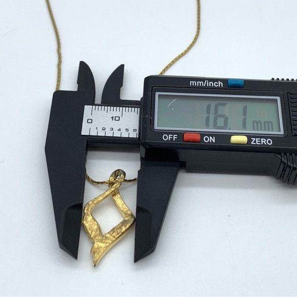 Givenchy Vintage Givenchy Gold Plated Pendant Necklace Size ONE SIZE - 10 Thumbnail