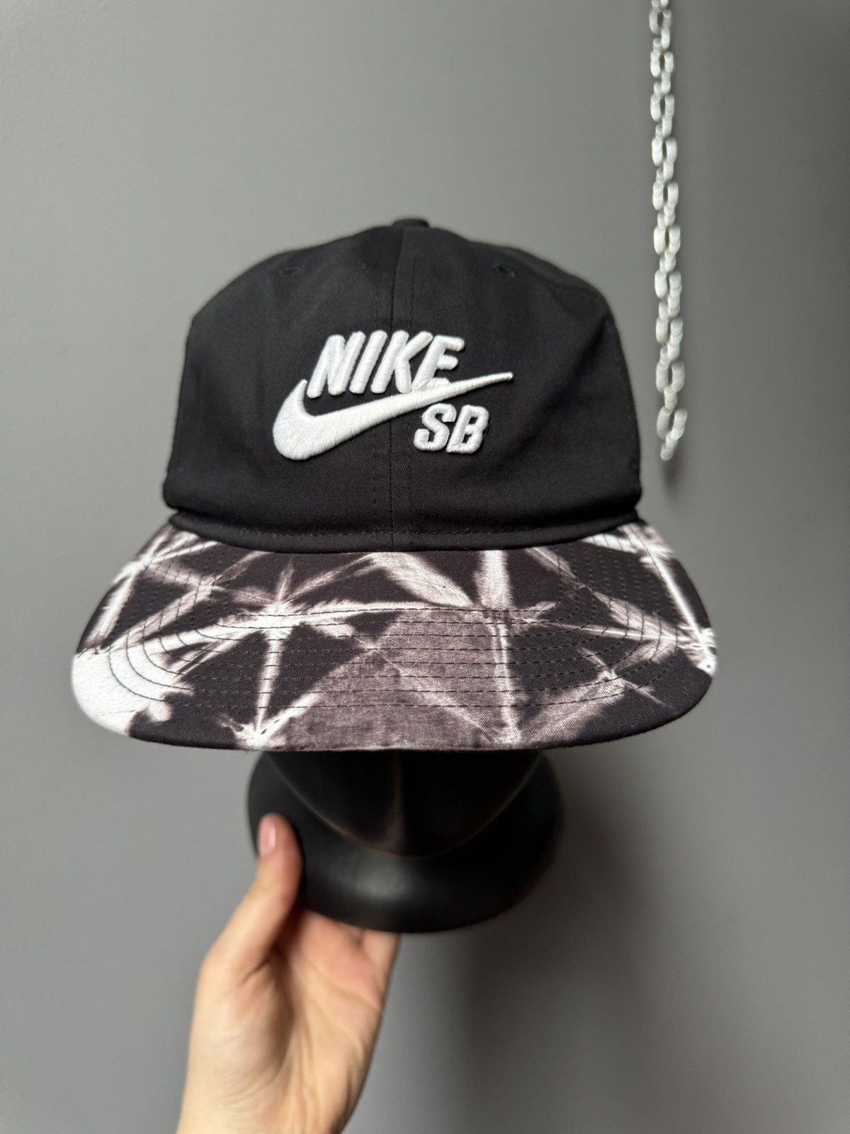 Nike Vintage Hats Nike Sb Black Streetwear Beanie Cap Size ONE SIZE - 2 Thumbnail