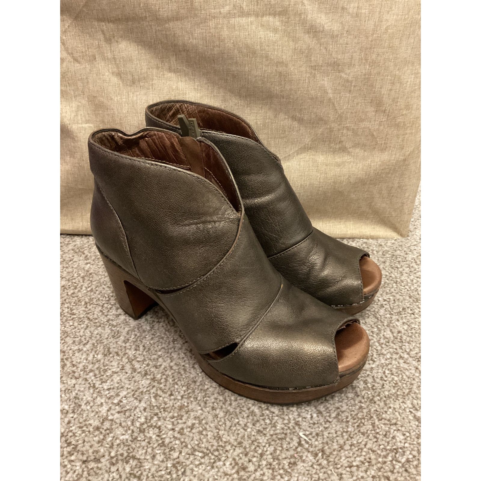 Dansko Dansko Delphina Peep Toe Bootie Aged Bronze Metallic,37 Size US 7 / IT 37 - 3 Thumbnail