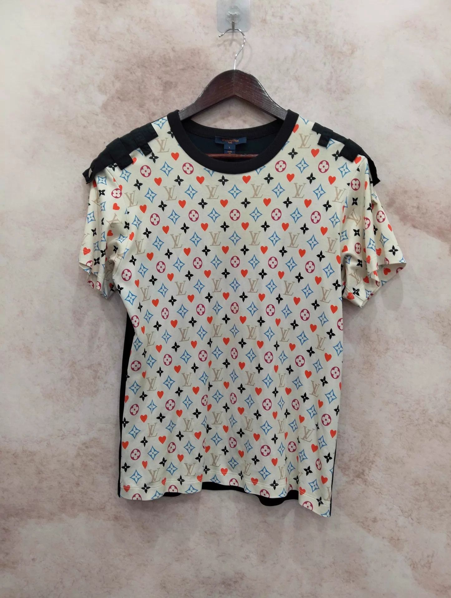 Louis Vuitton LV Heart Print Logo Short Tee L 95 New Size L / US 10 / IT 46 - 1 Thumbnail