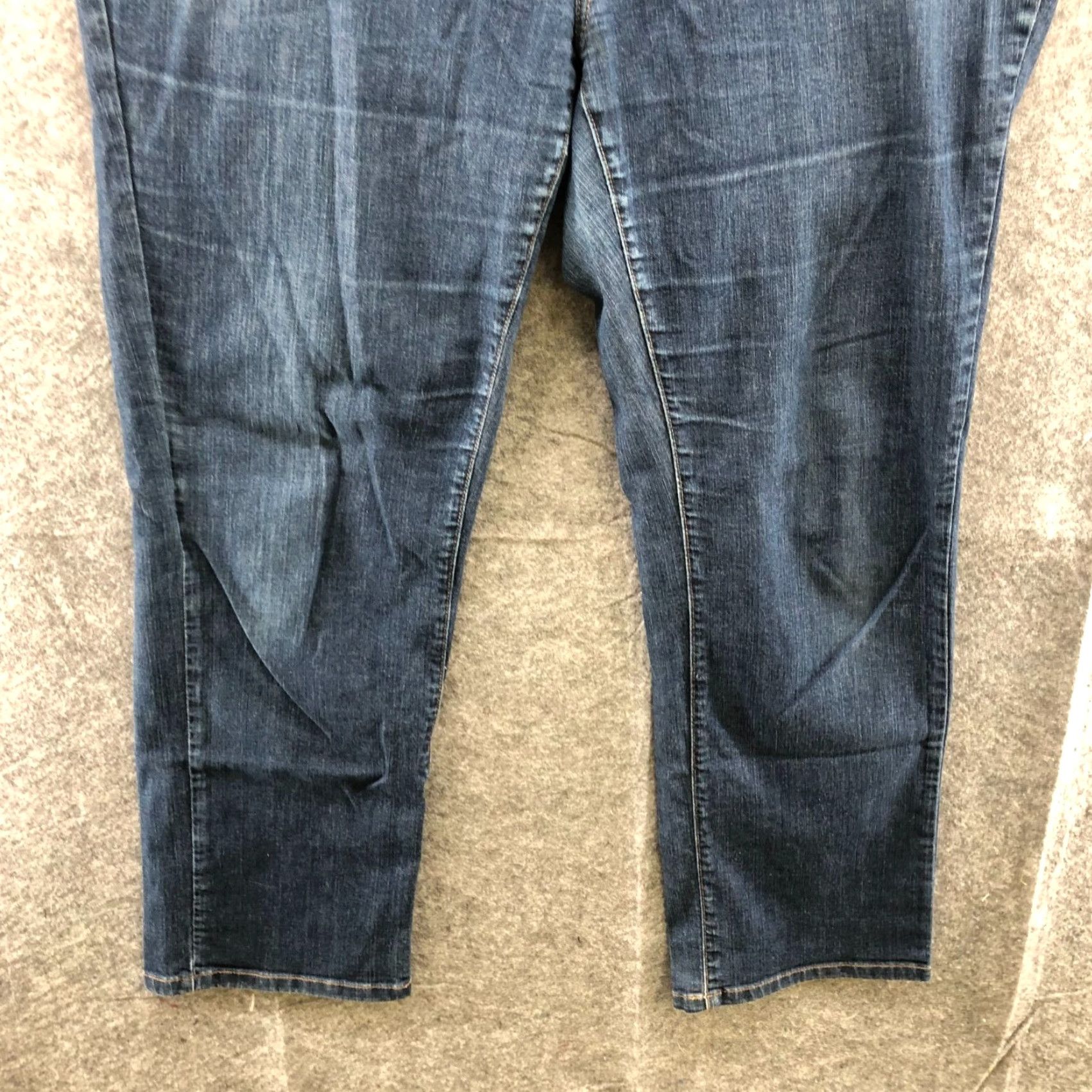 Vintage VINTAGE L.L. Bean Jeans Womens Plus Size 20 Tall Classic Fit Straight Leg Blue Denim Clothing Size 42" / US 20 - 4 Thumbnail