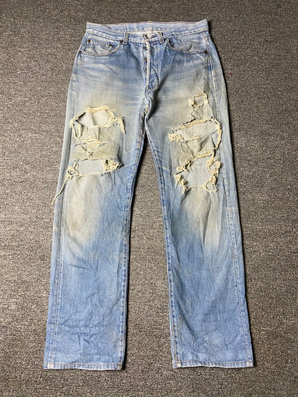 Levi's Levis Strauss Co. Distressed Ripped Jeans (158) Size US 32 / EU 48 - 1 Thumbnail