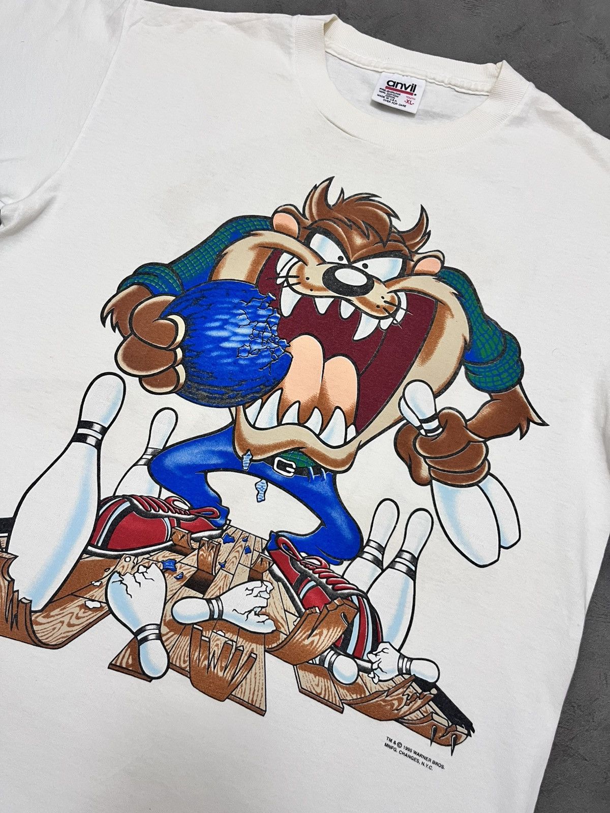 Warner Bros Vintage 1995 Looney Tunes Taz pro bowler rare t-shirt Size US S / EU 44-46 / 1 - 1 Thumbnail