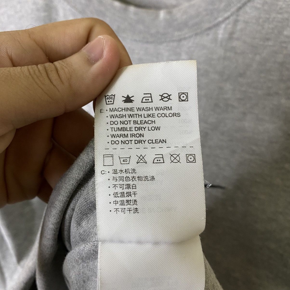 Nike Vintage Y2K Nike Essential Embroidery Small Swoosh T Shirt Size US M / EU 48-50 / 2 - 6 Thumbnail