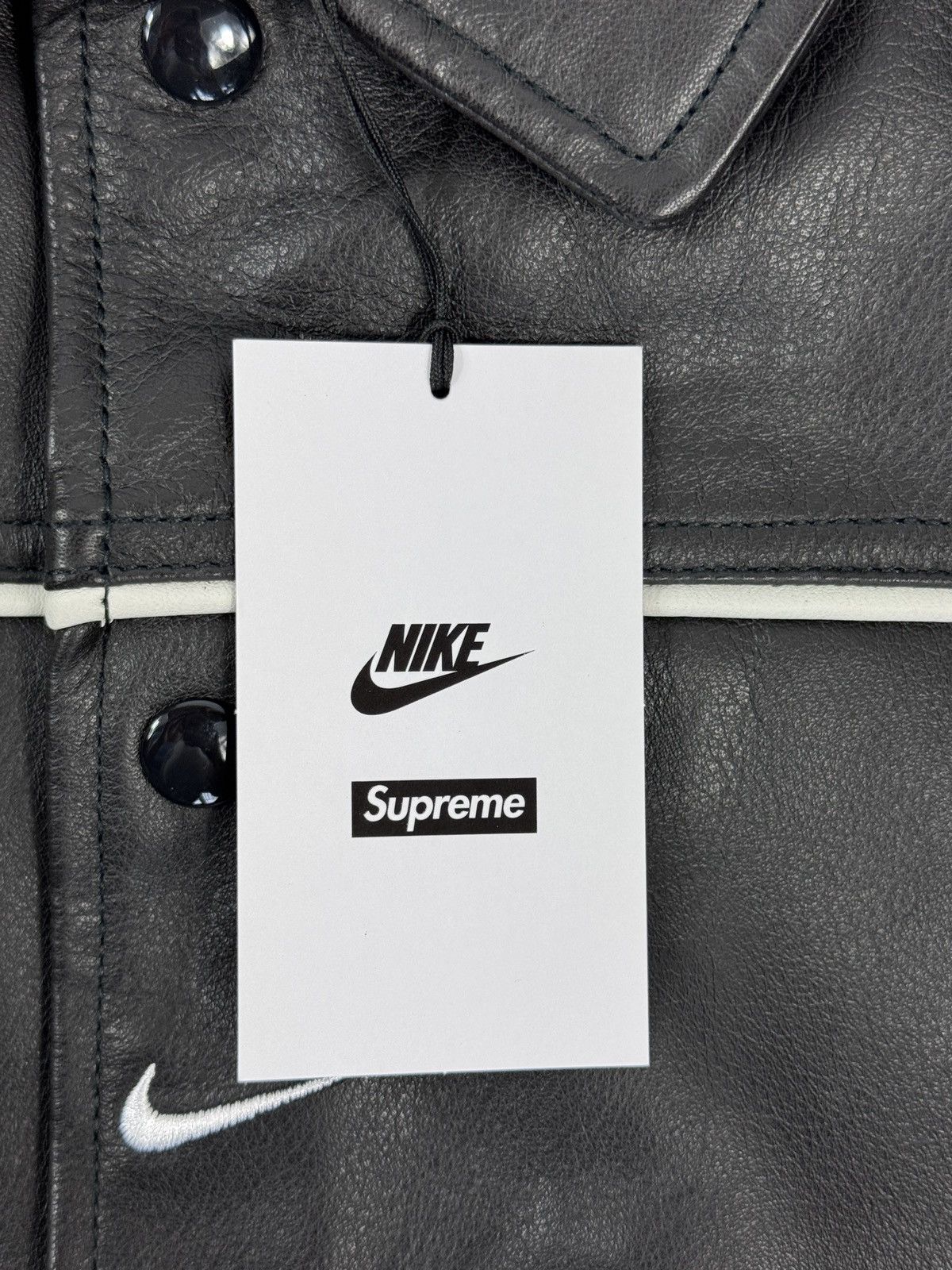Nike × Supreme LOGO EMBROIDERED BUTTON DOWN JACKET Size US M / EU 48-50 / 2 - 7 Thumbnail