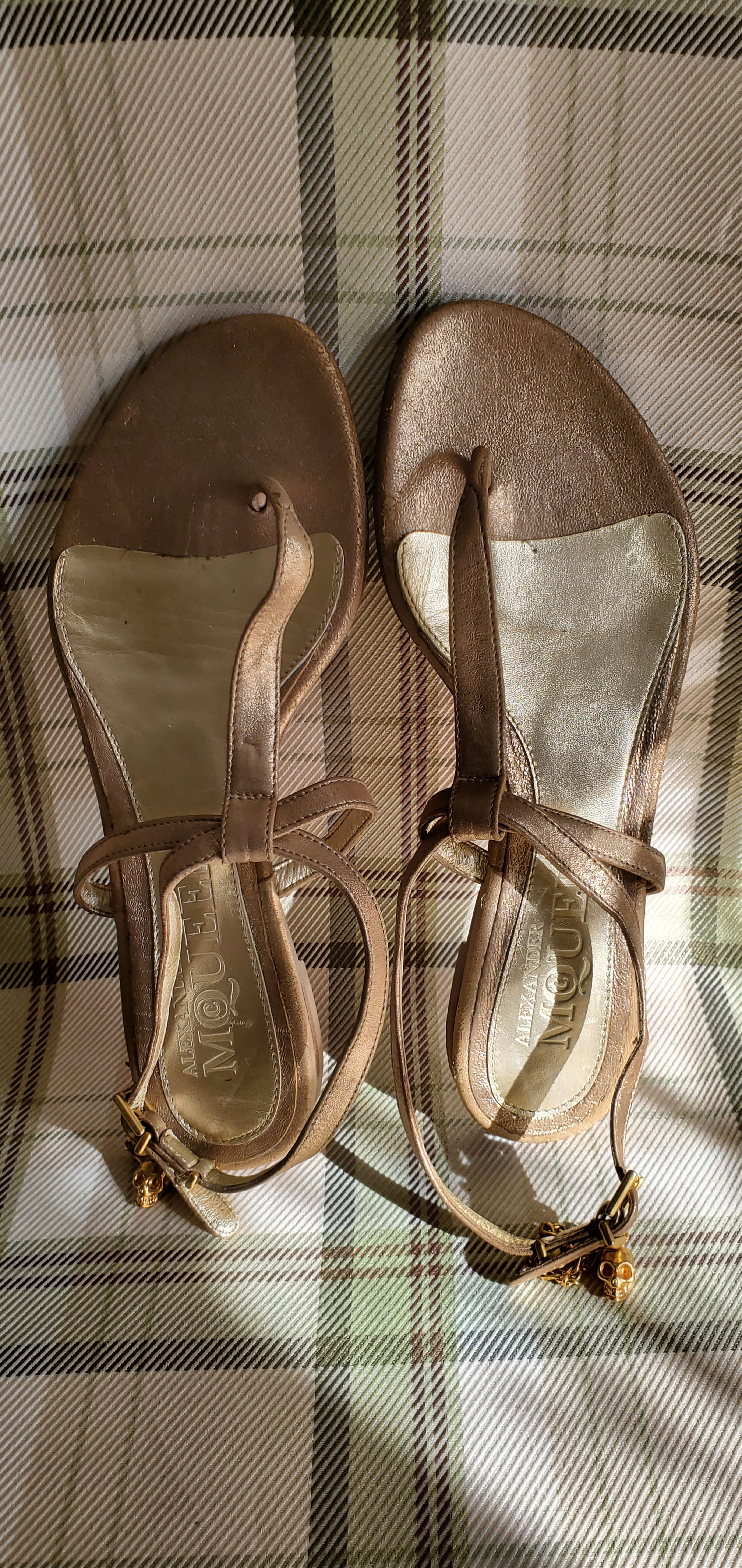 Alexander McQueen Alexander McQueen Gold Leather Skull Sandals Size US 6 / IT 36 - 1 Thumbnail