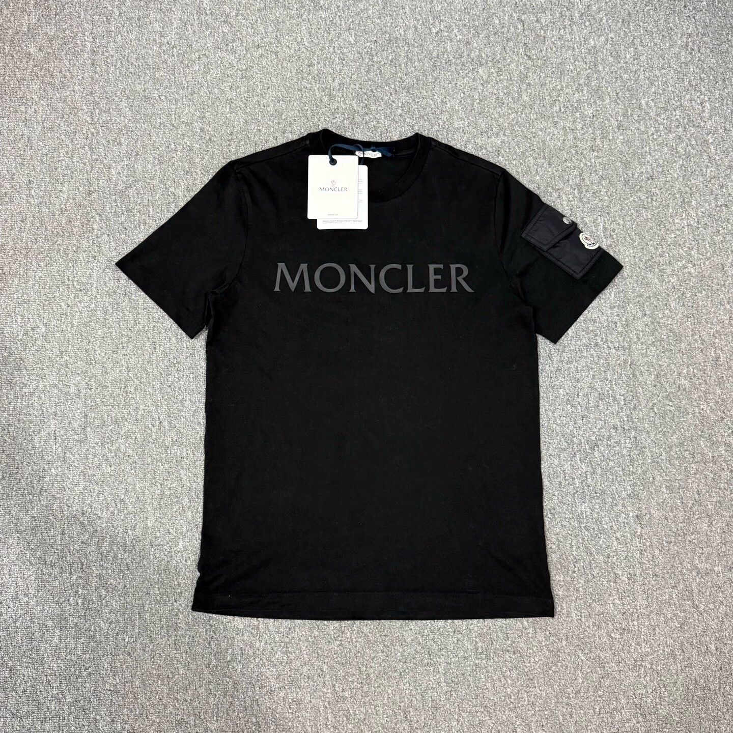 Moncler Moncler Black Logo Short-Sleeve T-Shirt L Size US L / EU 52-54 / 3 - 1 Thumbnail