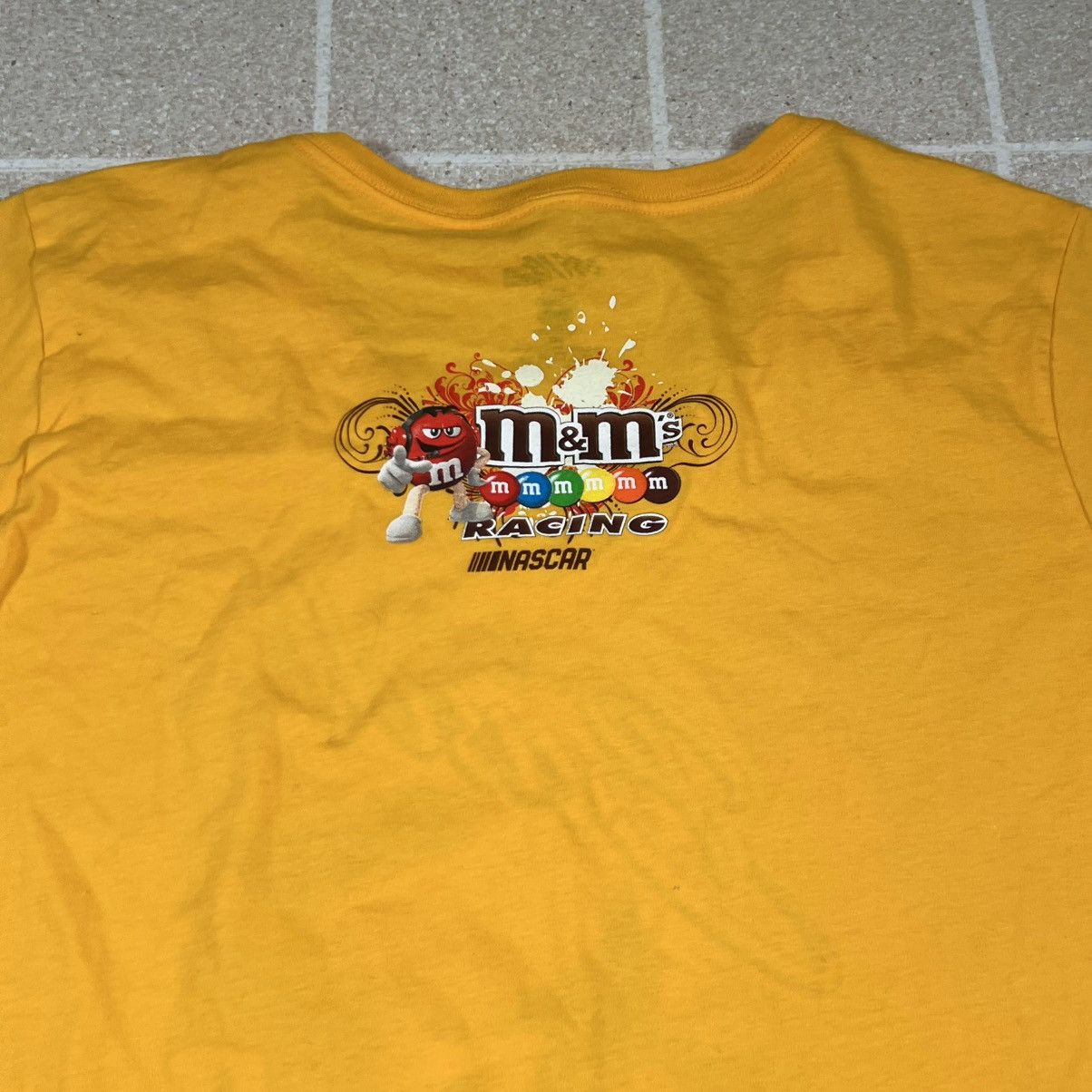 Chase Authentics Joe Gibbs Racing Kyle Busch M&M Racing V Neck T-Shirt Sz 2XL Size XXL / US 16-18 / IT 52-54 - 5 Thumbnail