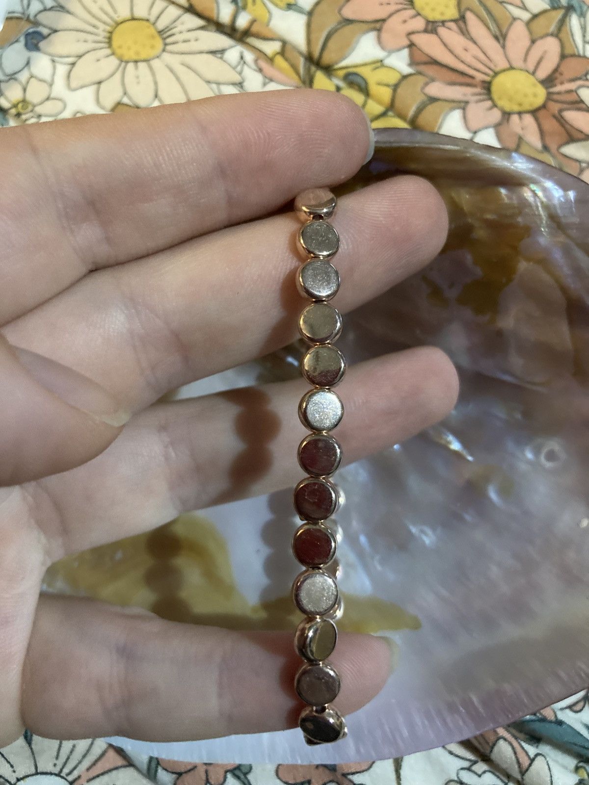 Other Rose gold coloured flat circular beaded bracelet Size ONE SIZE - 2 Thumbnail