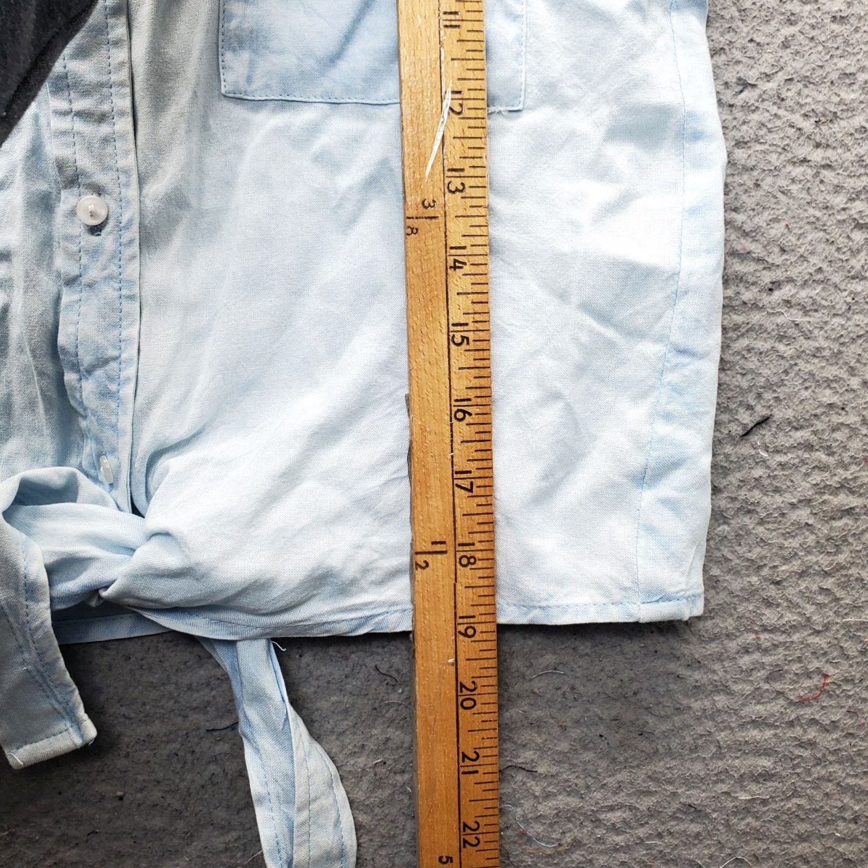 Vintage Sim & Sam Shirt Womens S Blue Short Sleeve Button Front Clear Hem Knotted Hem Cropped Casual Shirt Womens S Blue Size S / US 4 / IT 40 - 3 Thumbnail
