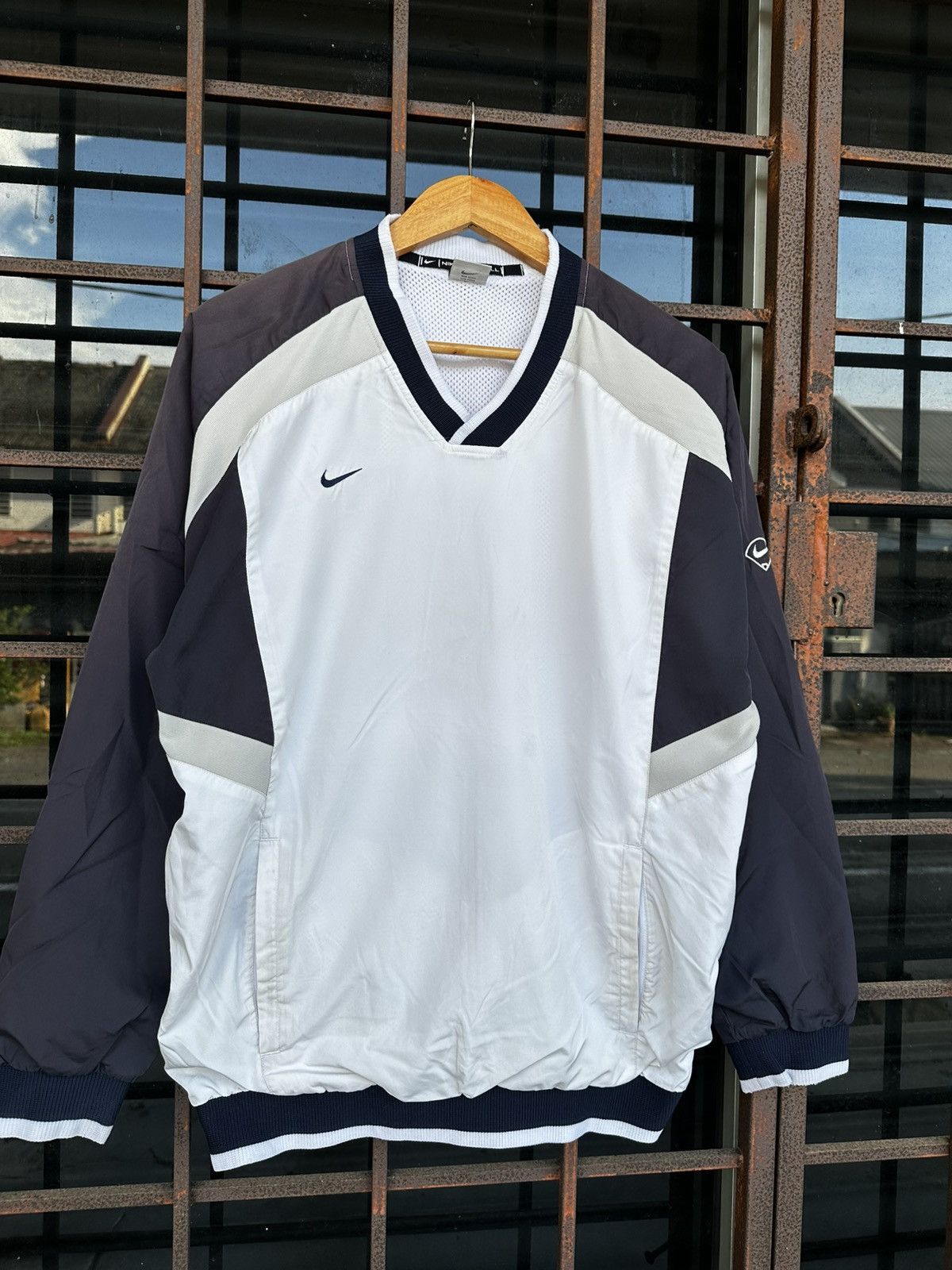 Nike 👹Vintage Faded Nike Baseball Baggy VNeck Sweater Size US M / EU 48-50 / 2 - 5 Thumbnail