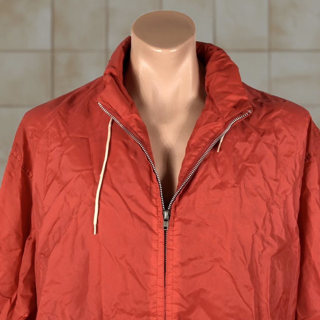 Vintage VINTAGE May Company Red Rain Slicker windbreaker Shirt Mens 1970s Nylon Made in Japan L Size US L / EU 52-54 / 3 - 1 Thumbnail