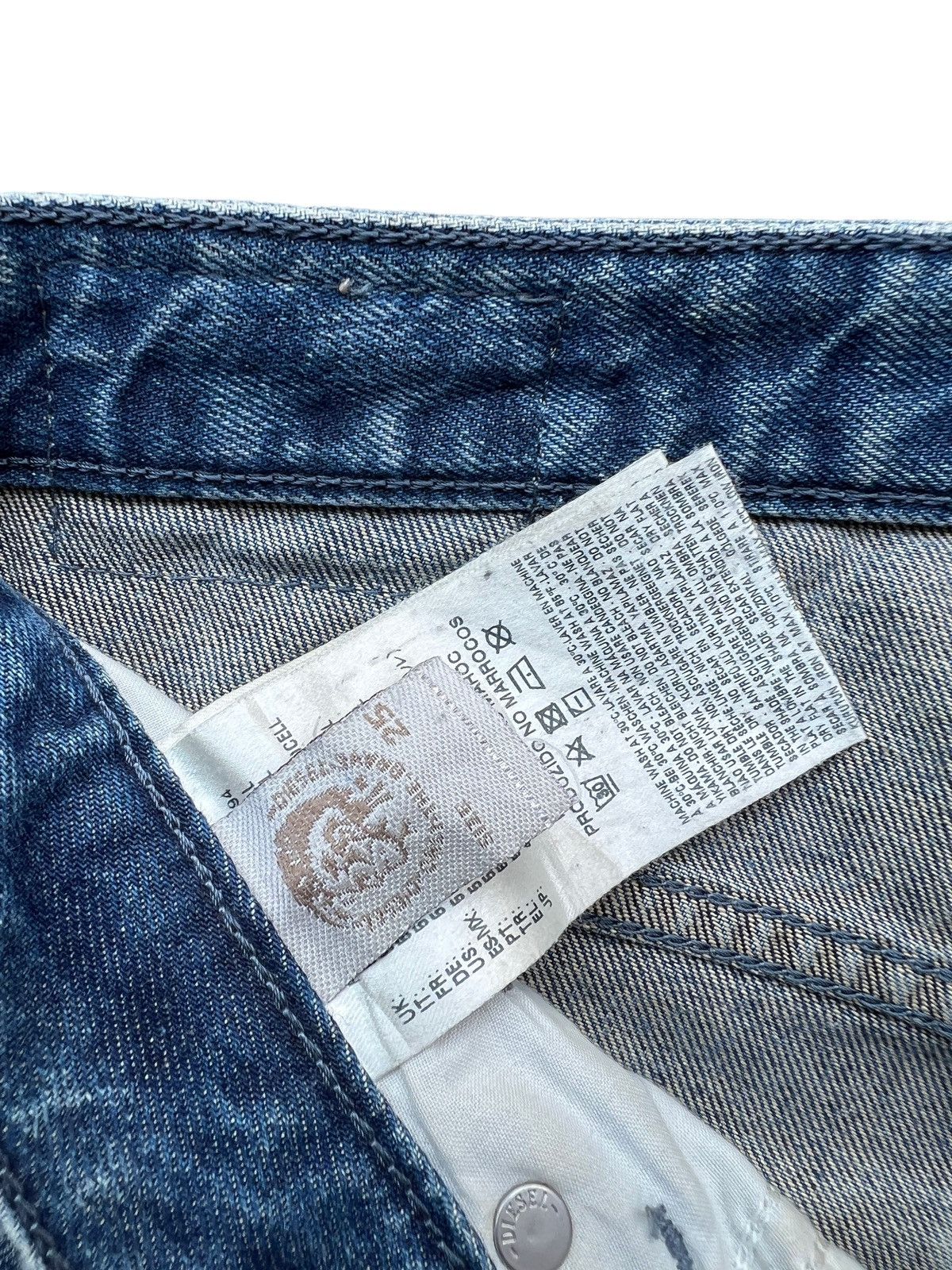 Diesel 💥Rare💥 Diesel Distressed Ripped Thrashed Denim Jeans 31x31.5 Size US 31 - 15 Thumbnail
