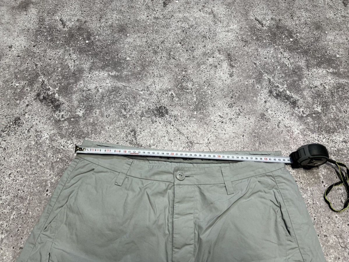 Armani Exchange Armani y2k multi pocket Gray men's shorts vintage Size US 34 / EU 50 - 12 Thumbnail